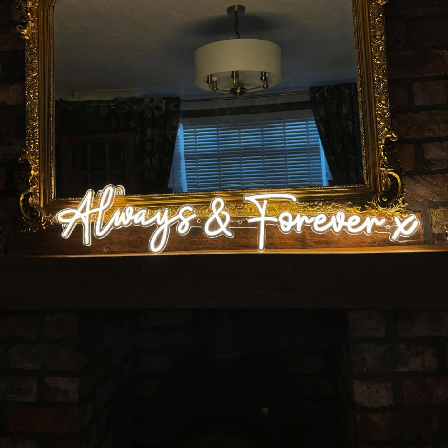 Always & Forever x ? ✨very demure✨
#weddingsign #custom #ledneon #bespokewedding #handmadeinyorkshire #smallbusiness #etsy #beverleymarket #etsyshop #warmwhite #supportsmallbusiness #grid #followers #new #weddingvibes #newlyweds #demure