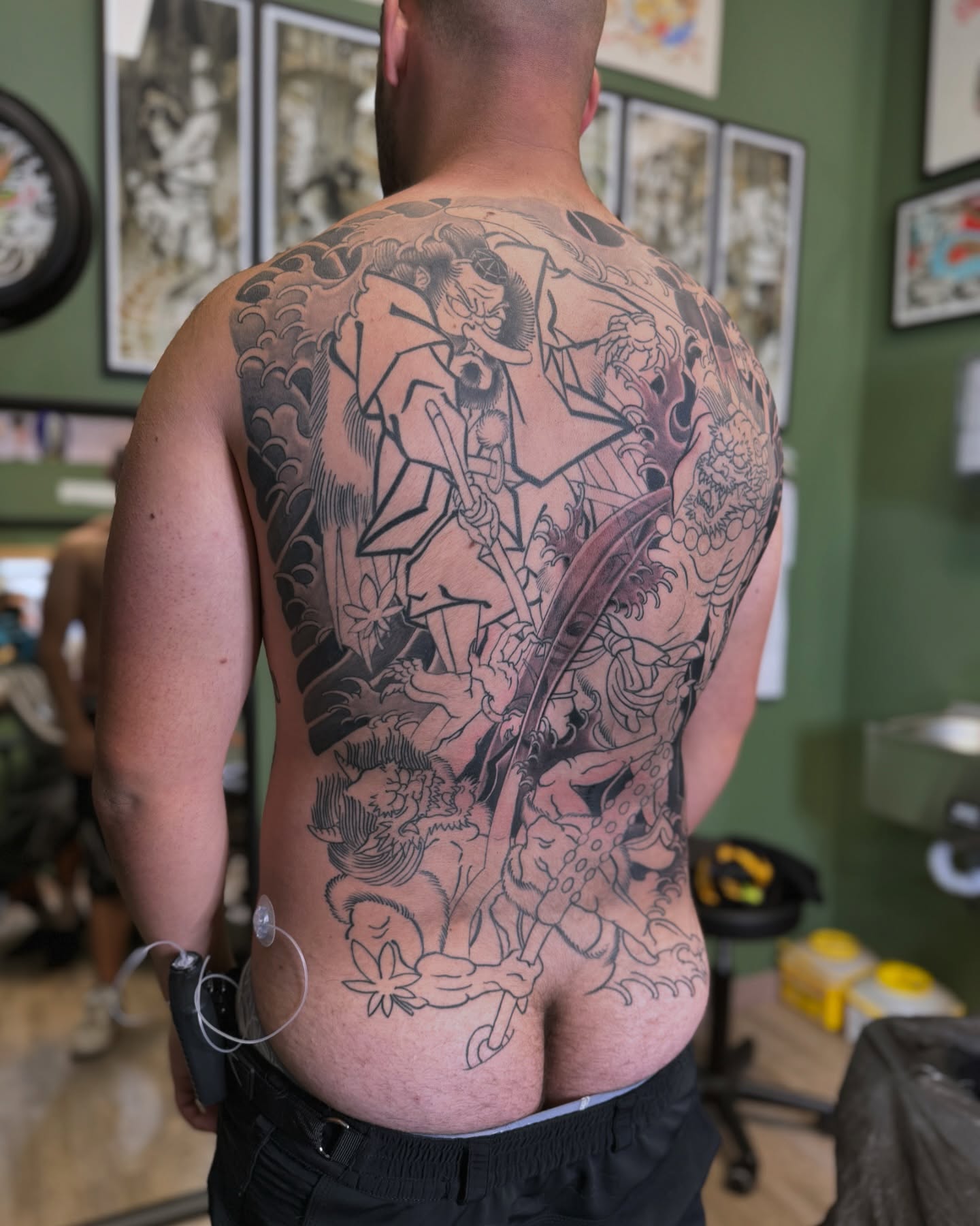 Espalda en progreso! Si quieres hacerte una pieza grande escríbeme y hablamos. @latorretattoo