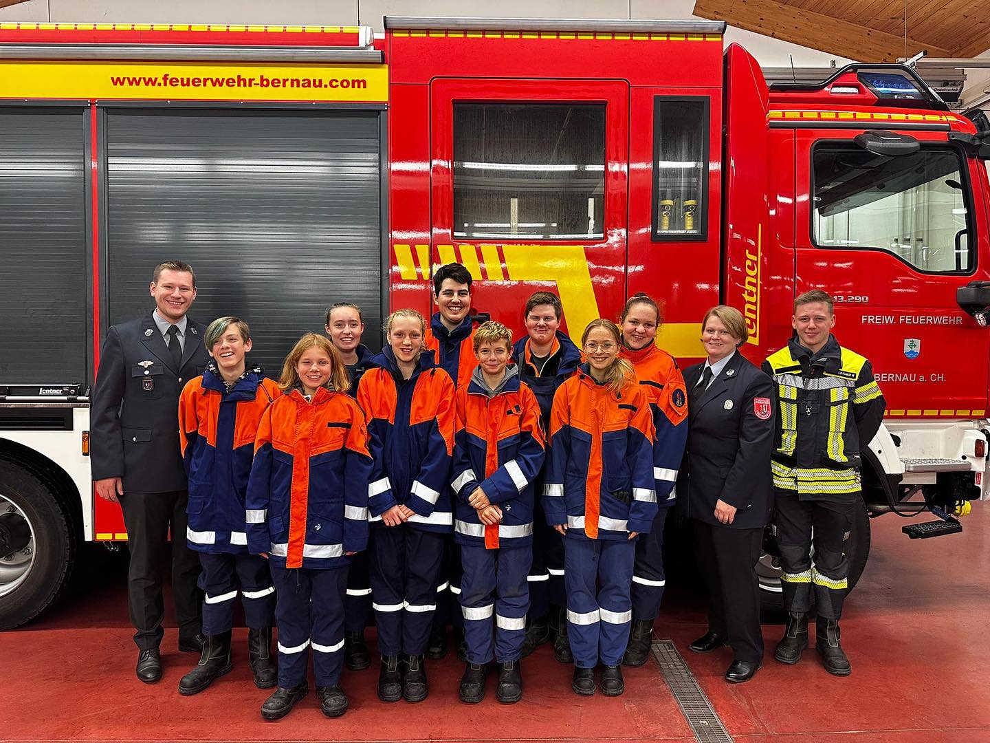 ? #wissenstest ?
Unsere Jugenfeuerwehr hat auch dieses Jahr erfolgreich beim #wissenstest die Stufen 1 und 2 abgelegt.??
#herzlichenglückwunsch #jugendfeuerwehr #feuerwehrvogtareuth #abzeichen #wirsinddabei