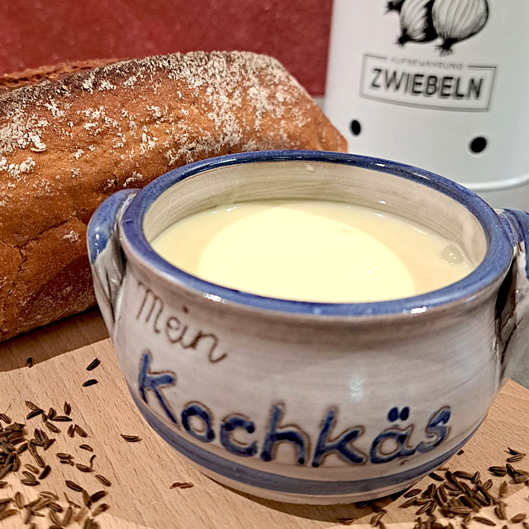 Unser Kochkäse erobert die Heiner Wiesn! ?
Für alle, die jetzt oder noch am kommenden Wochenende nach Darmstadt auf das hessische Oktoberfest gehen, ihr findet unseren leckeren Käs’ jetzt auf der Speisekarte im Festzelt. ??
Wir sagen danke an das Organisation-Team Heiner Wiesn für die gelungene Kooperation und wünschen euch eine riesen Gaudi. ??
Du möchtest unseren Kochkäse auch auf deinem Event? Dann melde dich gerne bei uns.
#HeinerWiesn #Kochkäse #Darmstadt #odenwälderkochkäserei #regional
#heimat