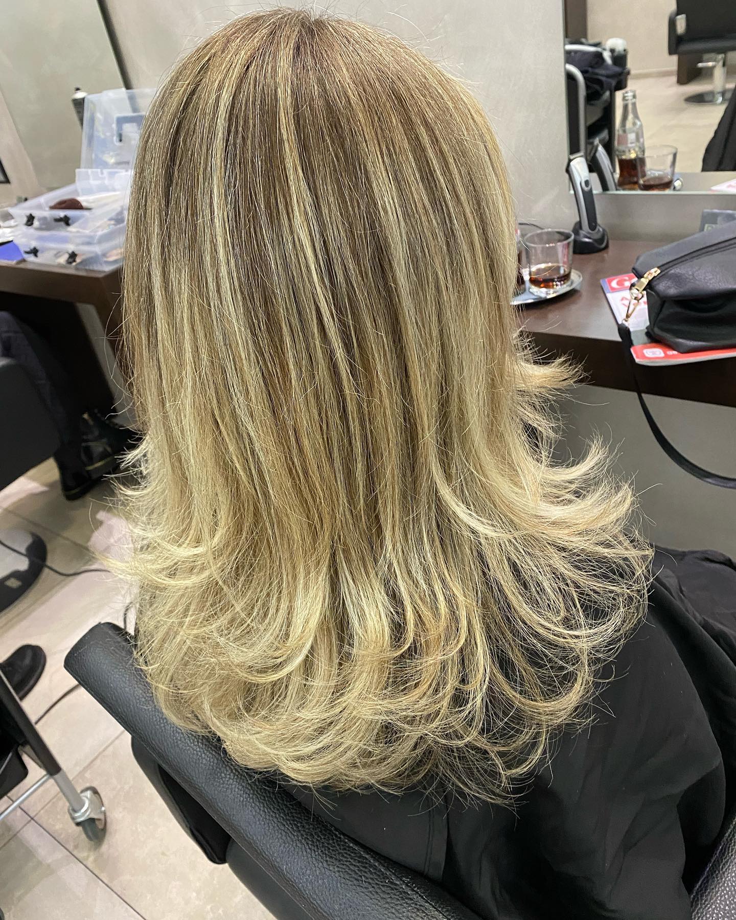 Before and After
#haircolor #haircut #hairstyle #hairdresser #hairtransformation #hairtrends #loreal #majirel #hairinspo #blondehair #blondelove #hairideas #hairlove #hairvideo #strähnen #balayage #solingen #wuppertal #düsseldorf #köln #leverkusen
