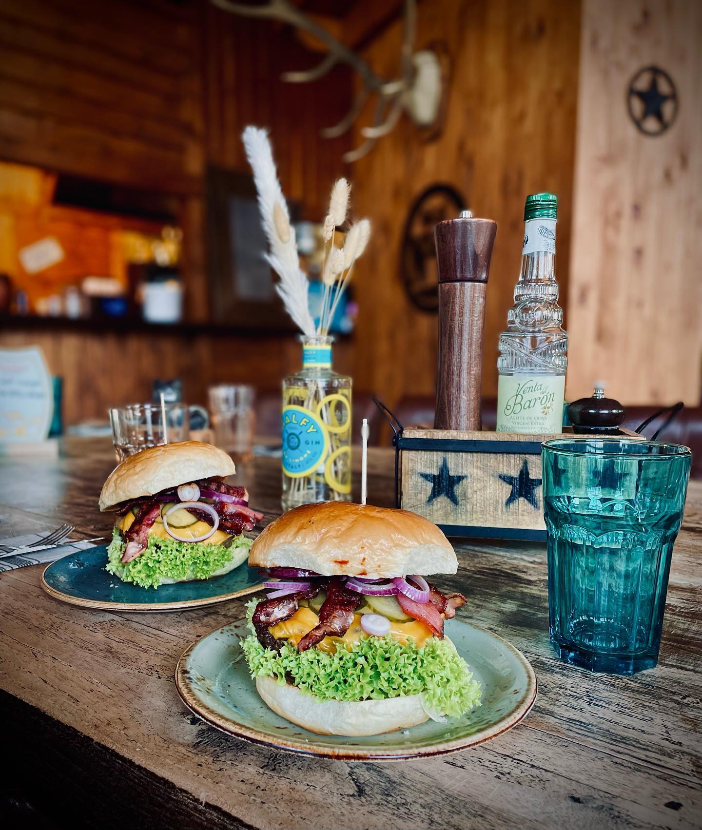 ?100% HOMEMADE BEEF-BURGER? …geht immer ?
#texassteaklounge #steakhouse #erfurt #fresh #homemade #yummy #beef #burger