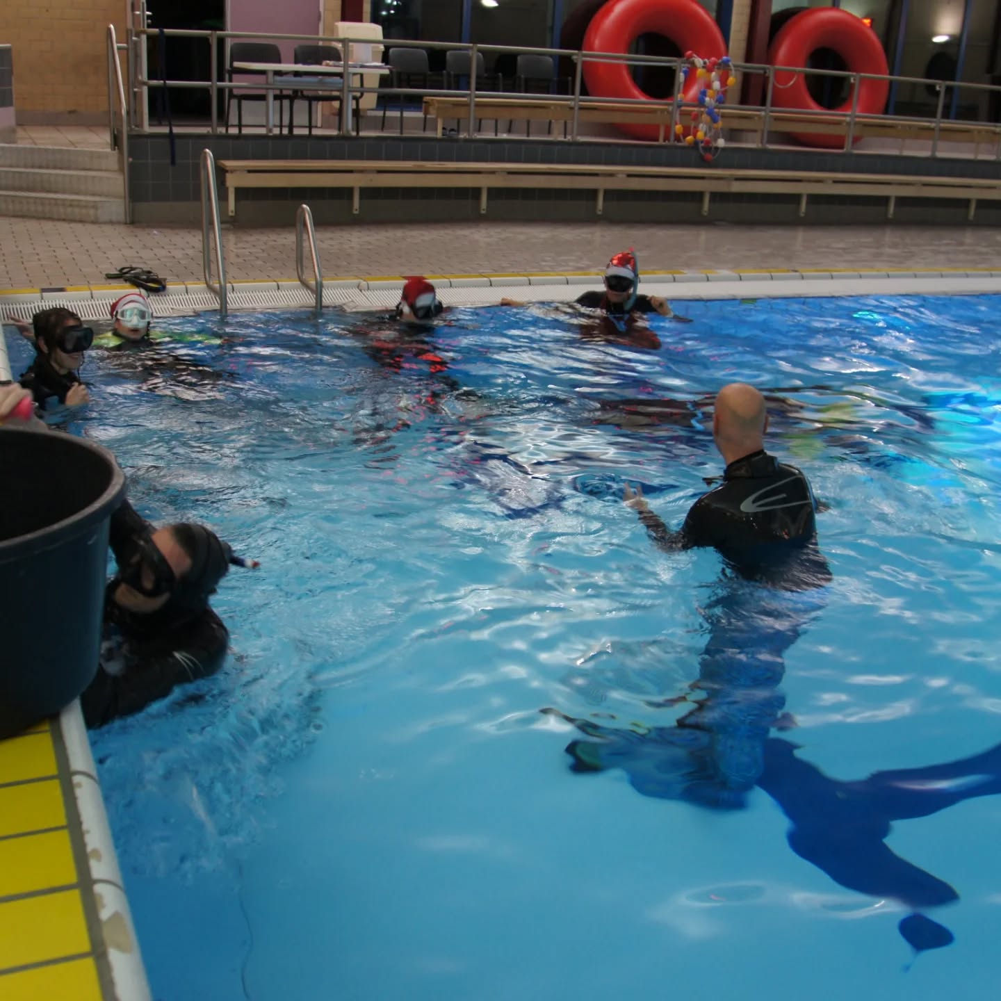 Yesterday, we celebrated our last training of the year 2024 with traditionally playing our yearly Freedive Games. With an underwater obstacle swim and mermaids & merman.
We wish you all good holidays and a beautiful breathless new year!
#freediving #freedivegames #freedivingutrecht #Zeist