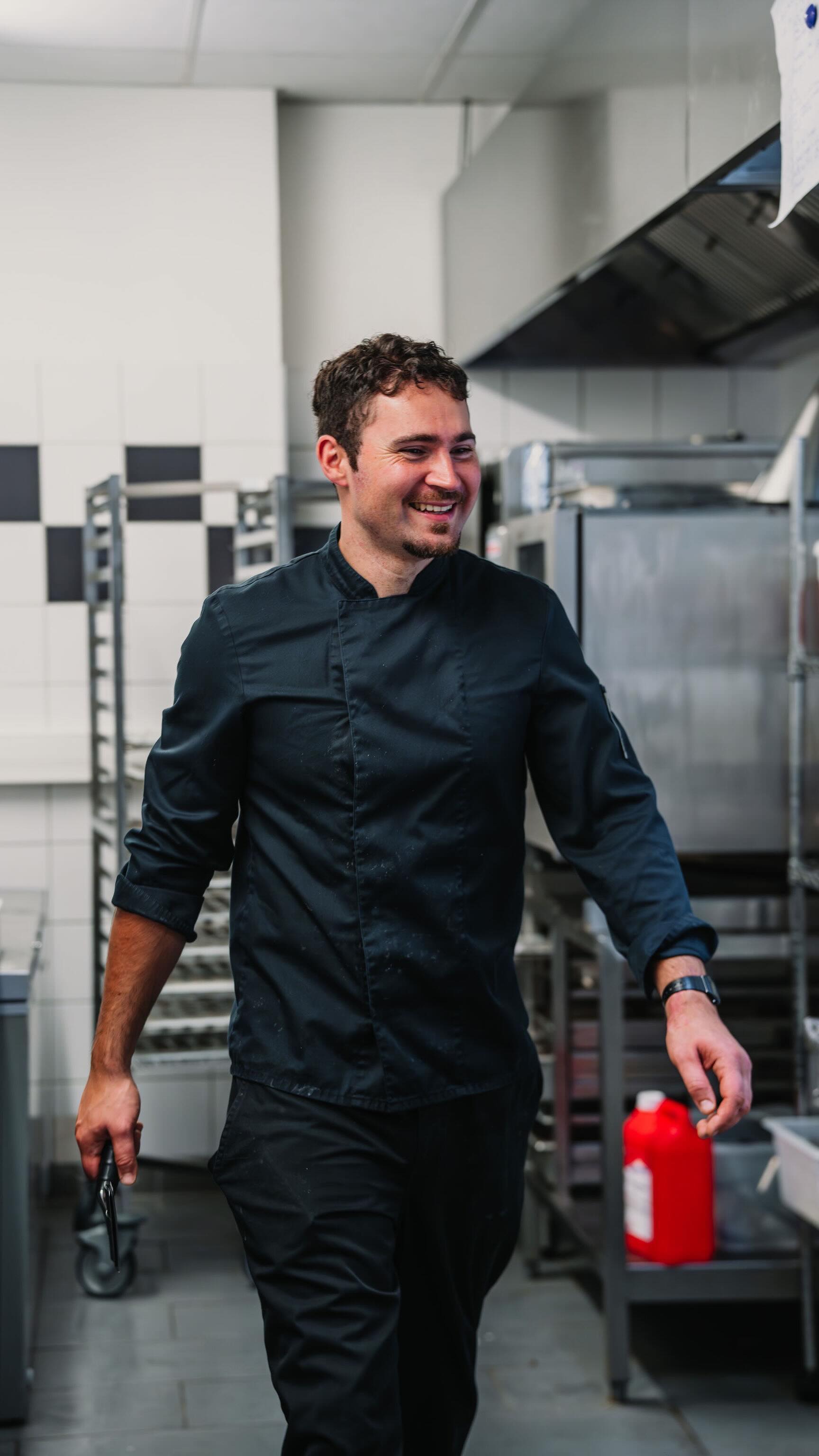 ? Vous avez dit « desserts ou mignardises » ? Au labo, nos équipes mettent tout leur amour du métier dans la confection de douceurs pour le plus grand bonheur de votre palet ?