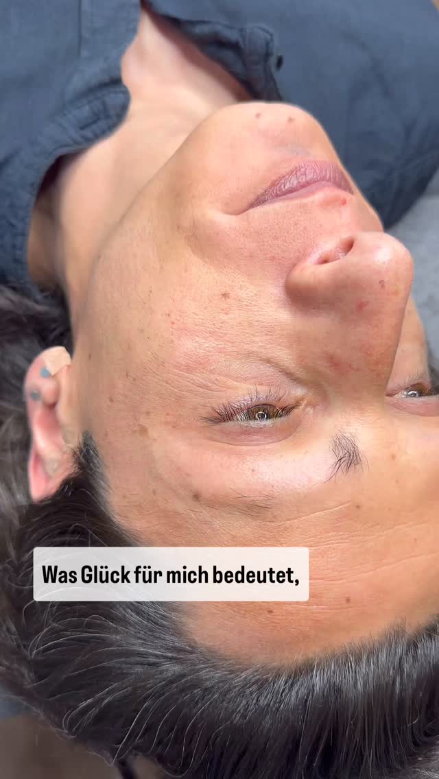 Was bedeutet Glück für euch?
Für mich bedeutet es Menschen Lebensfreude zu schenken????
#glück #permanenmakeup #liebe #dankbar #viral #happyclient #happylife