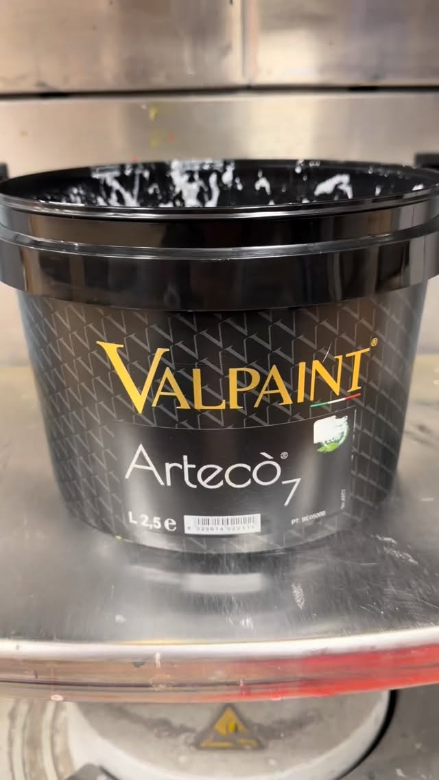🎨 Artecò 7 by Valpaint ✨
Un effetto decorativo elegante e profondo, capace di dare carattere a qualsiasi ambiente 💎
Texture morbida, riflessi delicati e uno stile senza tempo 🖌️
#Valpaint #Arteco7 #EffettoDecorativo #ParetiDiClasse #shopvernici