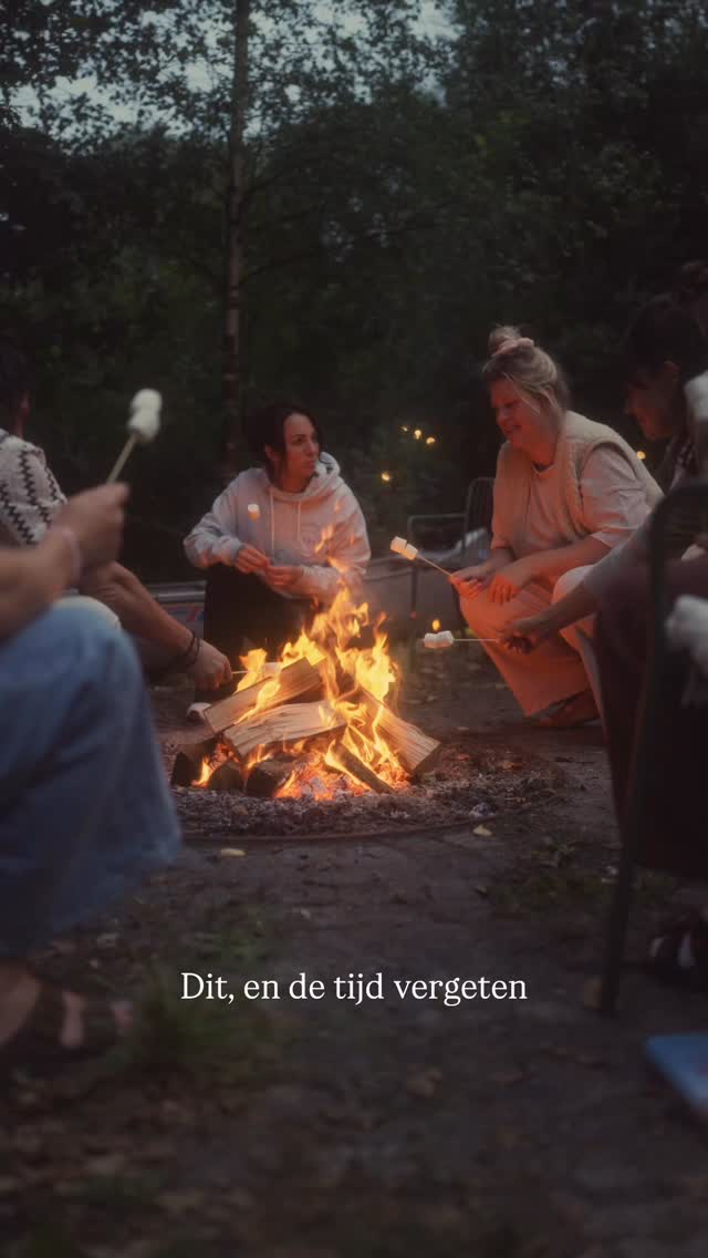 Een avond bij RØSTIG 🔥
Even niks. Alleen vonken en goeie verhalen.✨
We krijgen vaak de vraag: is RØSTIG ook winter proof? 🧣 Jazeker! Trek je jas aan, laarzen aan je voeten en laat die frisse lucht z’n werk doen. 🍂 Je boekt nu met 10% korting met de code EARLYWINTER10. Tot snel bij het kampvuur! 🔥
#røstigaan