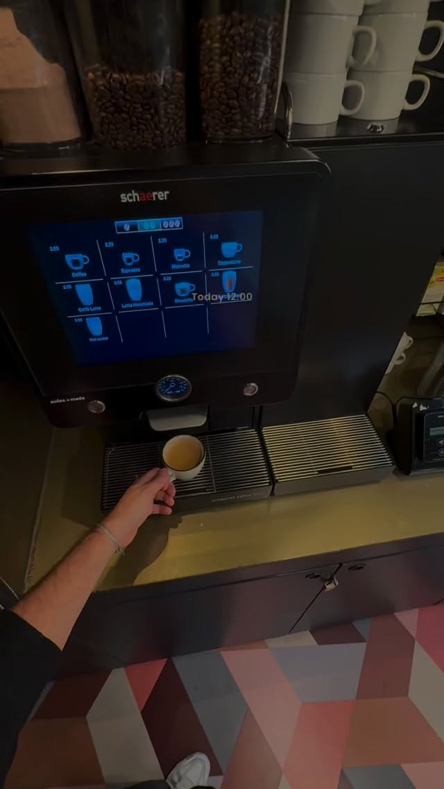 With the New Year arriving, we always set new goals—and sometimes it feels like we can’t achieve them all. But trust the process: it’s always possible. ✨ Let’s do this! We’re ready for the countdown and the new challenges of 2026. What about you?
Just a friendly reminder: our rooms are almost sold out for the coming days, so make sure to book your stay with us while you still can! ?️?
#NewYearVibes #Hello2026 #TrustTheProcess #HotelLife #TheFlorianHotel