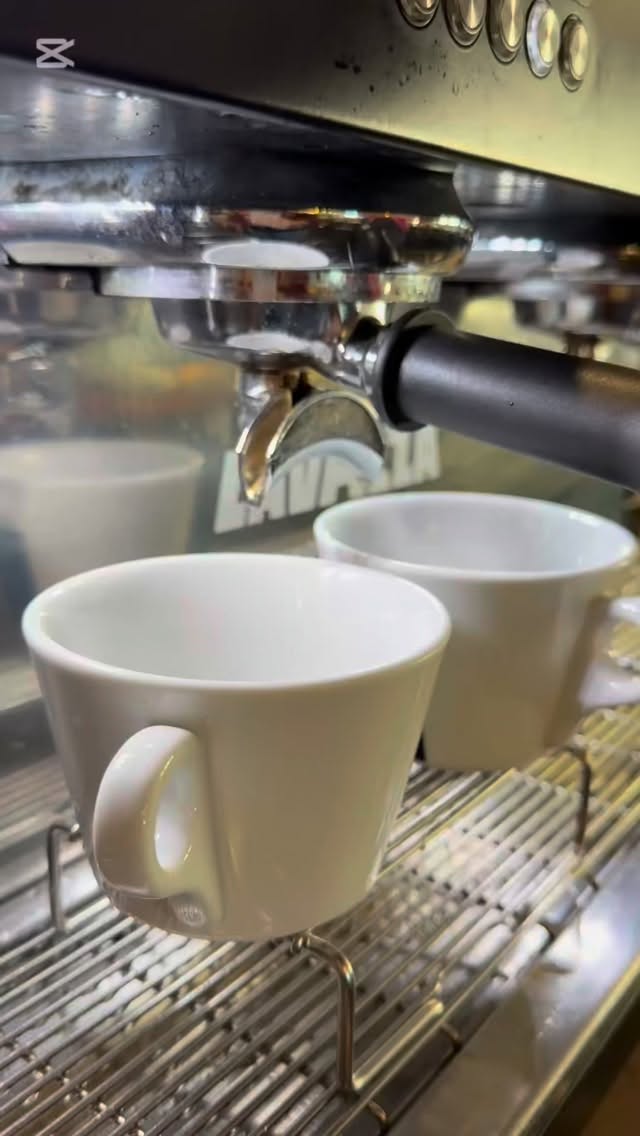 Todo listo.. tu café te está espiando! ? vente! Te esperamos ?
#elpiavespain #elpiavemarbella #elpiave #marbellalifestyle #coffeeshop