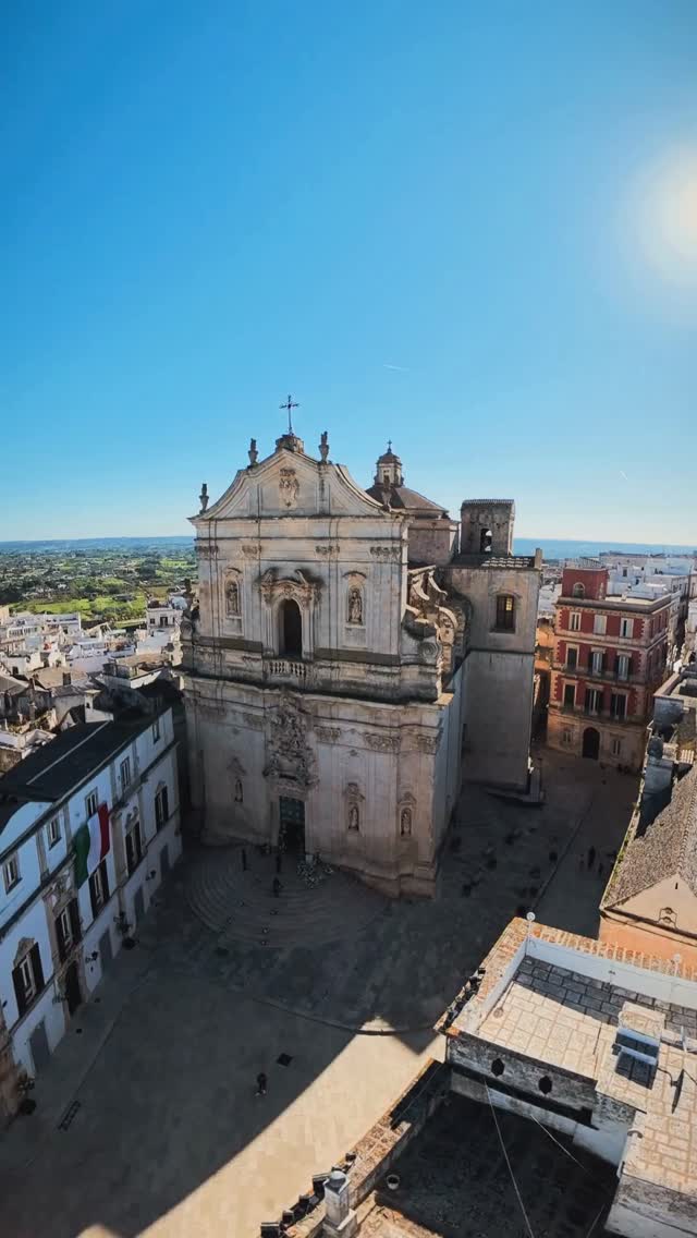 ⛪ Tra pietra e cielo, la Basilica di San Martino si svela da una prospettiva meravigliosa.
? Il drone non racconta solo immagini, ma emozioni che elevano ogni dettaglio, trasformando la storia in movimento.
#dji #stoploop #droneitalia #videomarketing #contenutivisivi