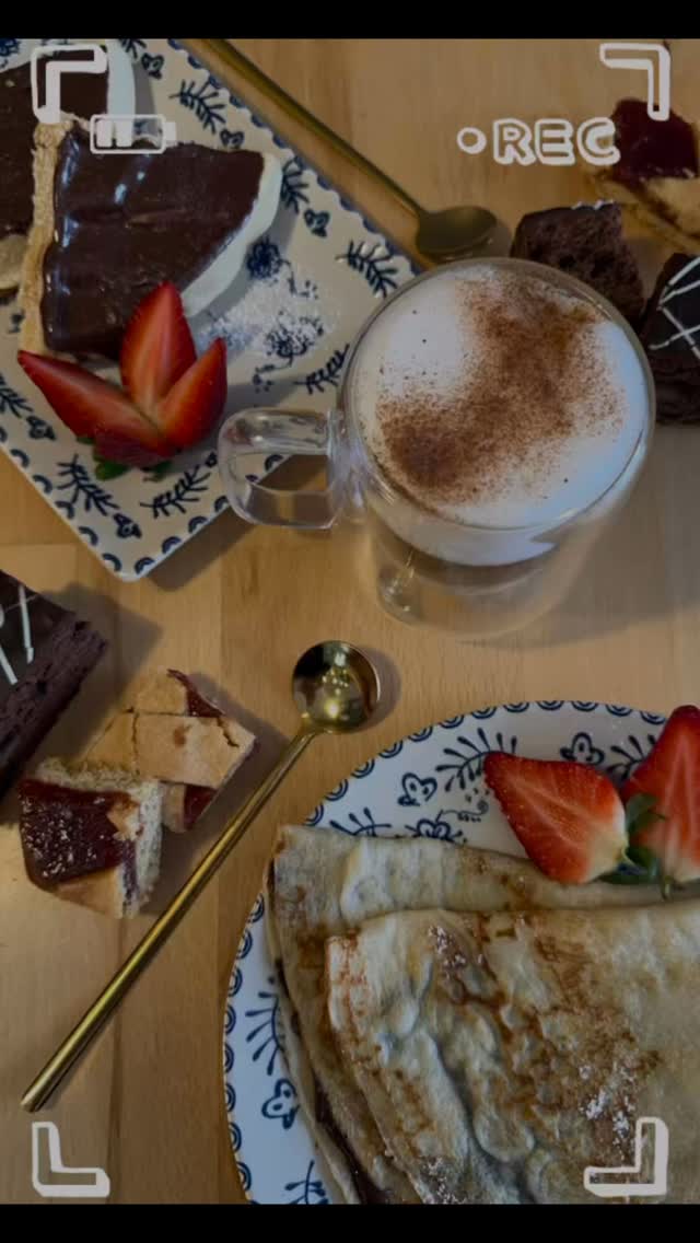 ✨ Sábado mood: disfrutar sin prisa. ☕??
Un café con leche, algo dulce y cero preocupaciones.
Porque hay días que simplemente saben bien. ??
Feliz sábado desde El Piave. ?✨
#ElPiave #MarbellaMood #SábadoDulce #CoffeeAndSweet #MomentosQueSabenBien