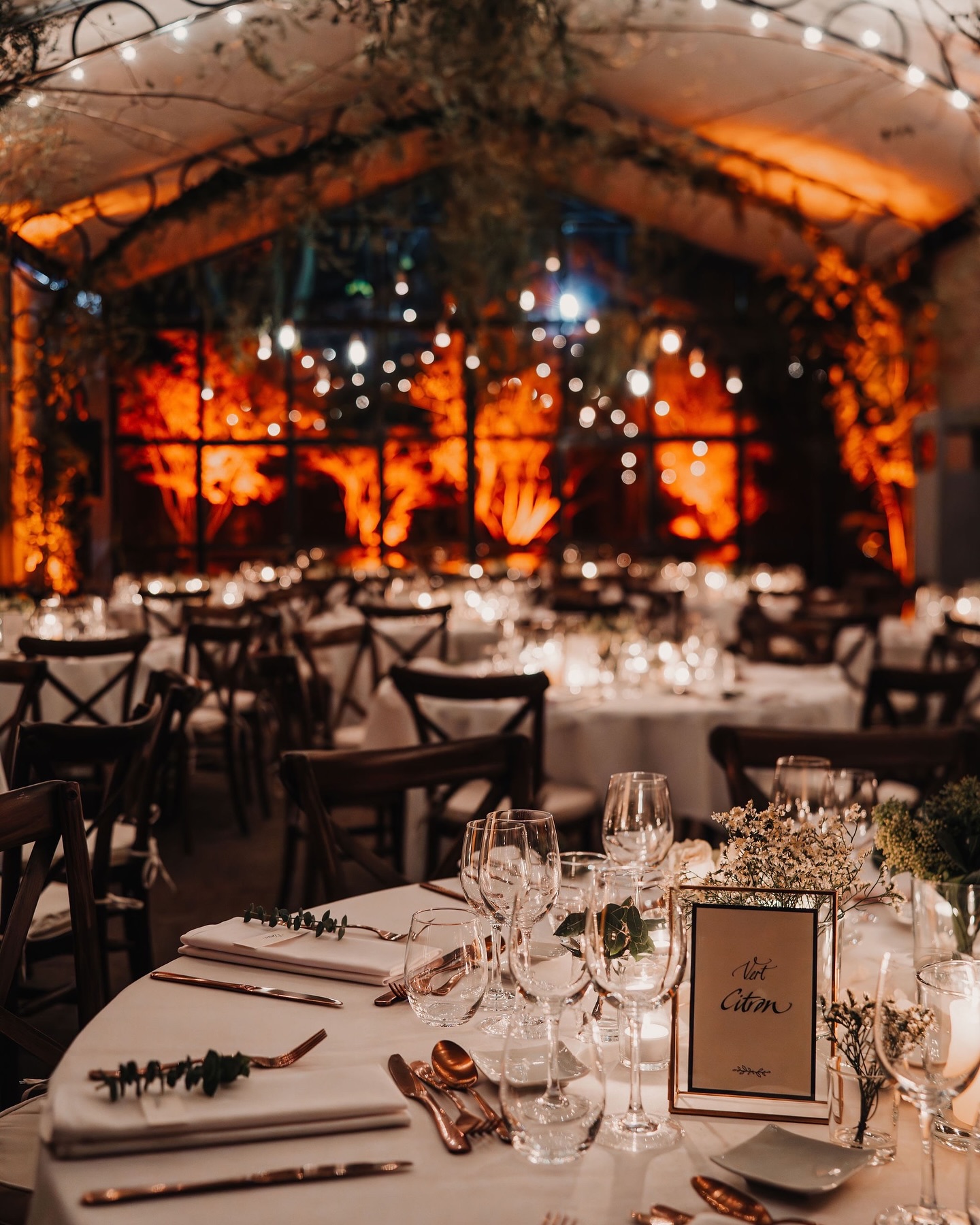 ? L’orangerie, au Château du Vert-Bois, un lieu d’exception pour des événements grandioses.
✨ Sous une lumière féerique, dans une ambiance raffinée, chaque détail sublime vos moments inoubliables.
??? Une soirée où l’élégance rencontre le savoir-faire culinaire.
N’hésitez pas à me dire si vous souhaitez des ajustements !
