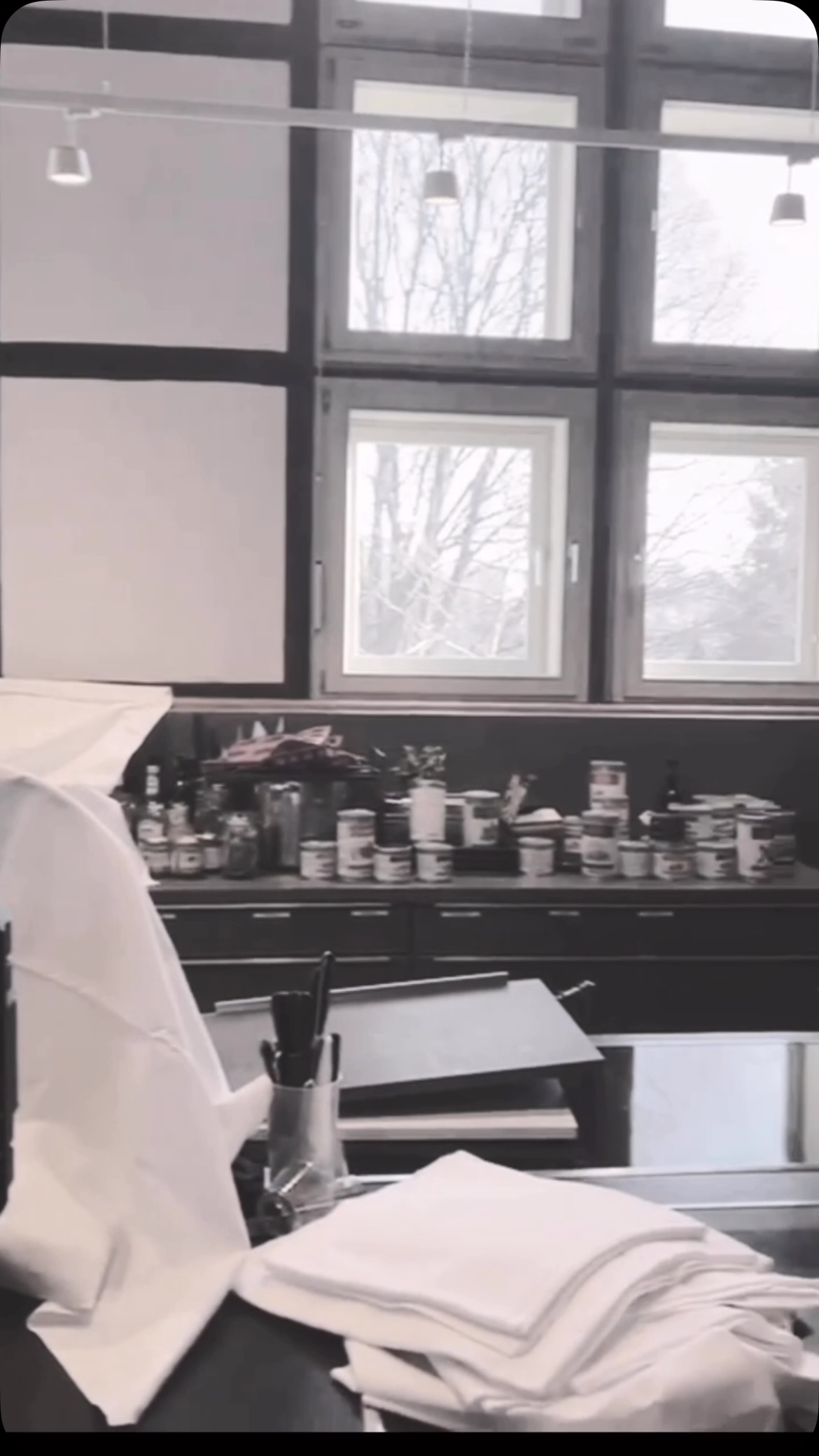 ✨ Unser Umbau ist abgeschlossen – Neuer Glanz und noch mehr Platz für euren Genuss! ✨
Es wurde 2 Wochen gewerkelt, renoviert und die Küche erweitert. So haben wir noch mehr Platz für viele neue und spannende Kochevents geschaffen. Ob gemütlicher Kochkurs, ausgelassene Küchenparty oder kulinarische Firmenfeier – bei uns könnt ihr euch jetzt noch wohler fühlen! ?️☺️?
WIR lieben Kochen und verbinden Kochkunst, Lebensfreude und Genuss in einem einzigartigen Wohlfühlambiente! ?
Kommt vorbei und überzeugt euch selbst von unserem neuen Look! ?
#kochschulesachsen #kochschule #kochenmachtspass #denkmalhofschlagwitz #kochenunteranleitung #kochkurs #cooking #liebezumkochen #rezeptideen #cooking #cookingram