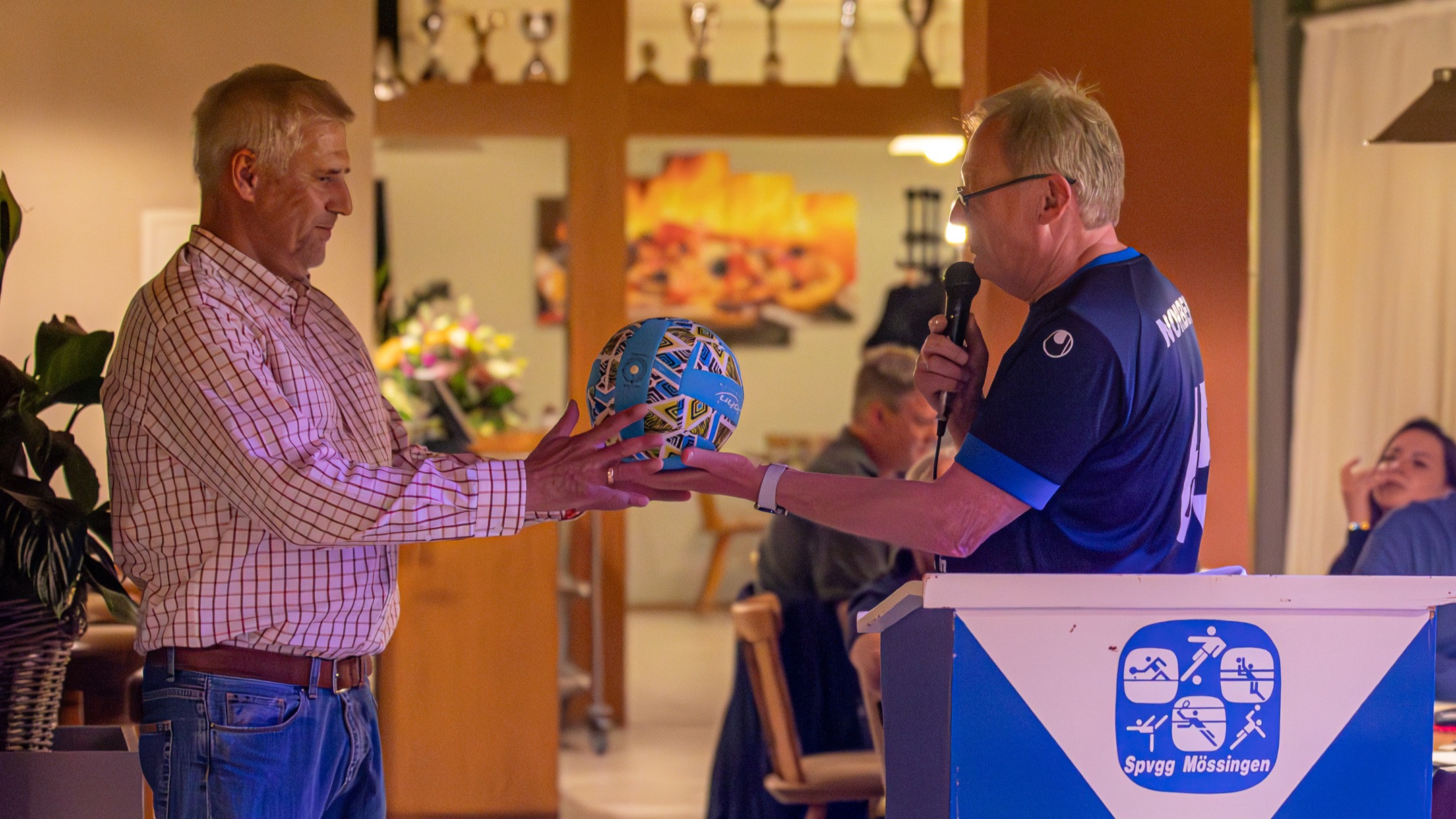 Der Ball ist rund – und so dreht sich auch das Vereinsleben weiter! Auf unserer Mitgliedervers....