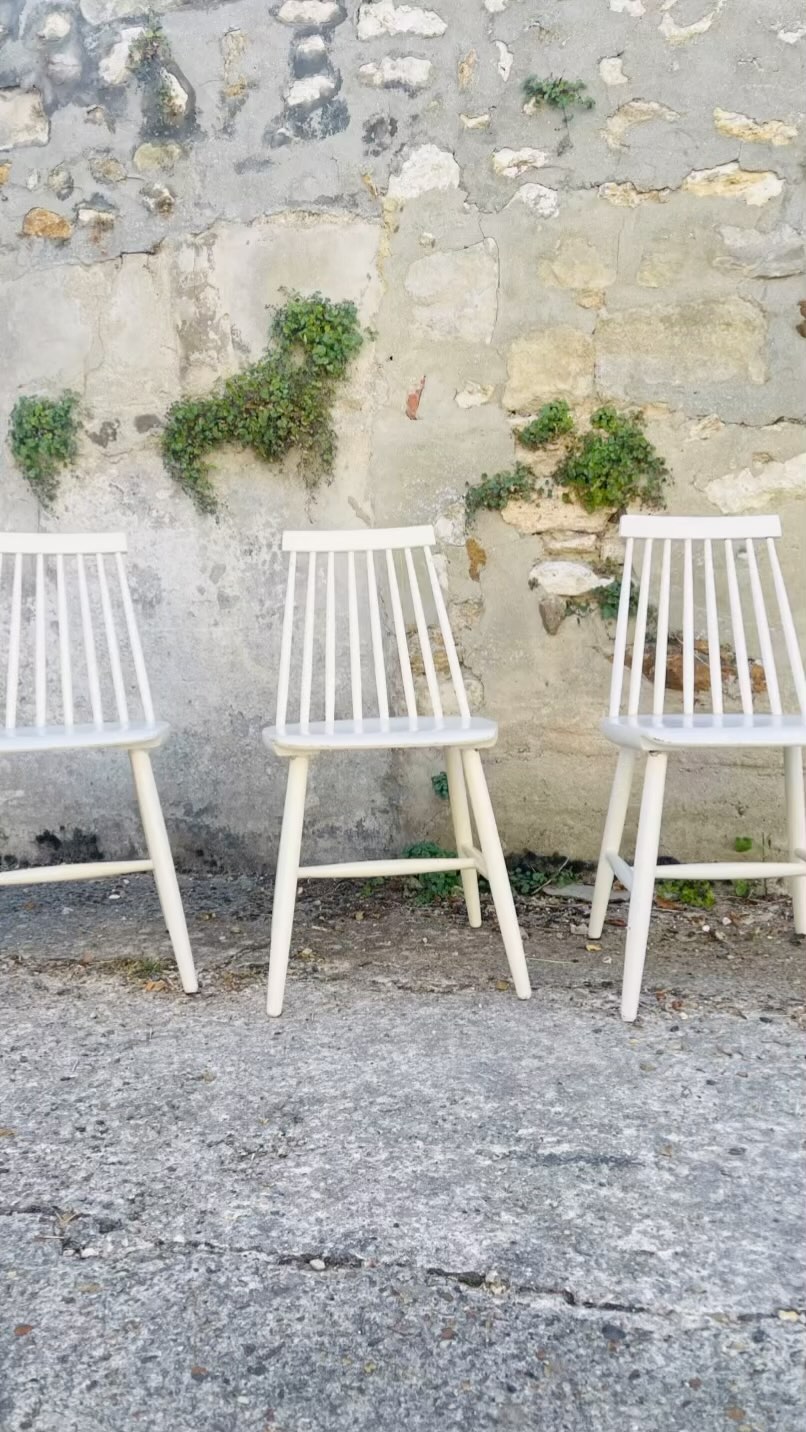 ✨ Alerte nouveauté ✨
Set de 3 chaises scandinaves à barreaux IKEA – authentiques années 70-80.
Lignes épurées, bois blanc & charme scandinave vintage ???
Parfaites pour une salle à manger rétro ou un coin lecture!
?Disponibles en boutique / DM pour + d’infos
#ikeavintage #chaisescandinave #deco70s #vintageaddict #mobiliervintage #ikeaoriginal #retrostyle #brocante #slowdeco