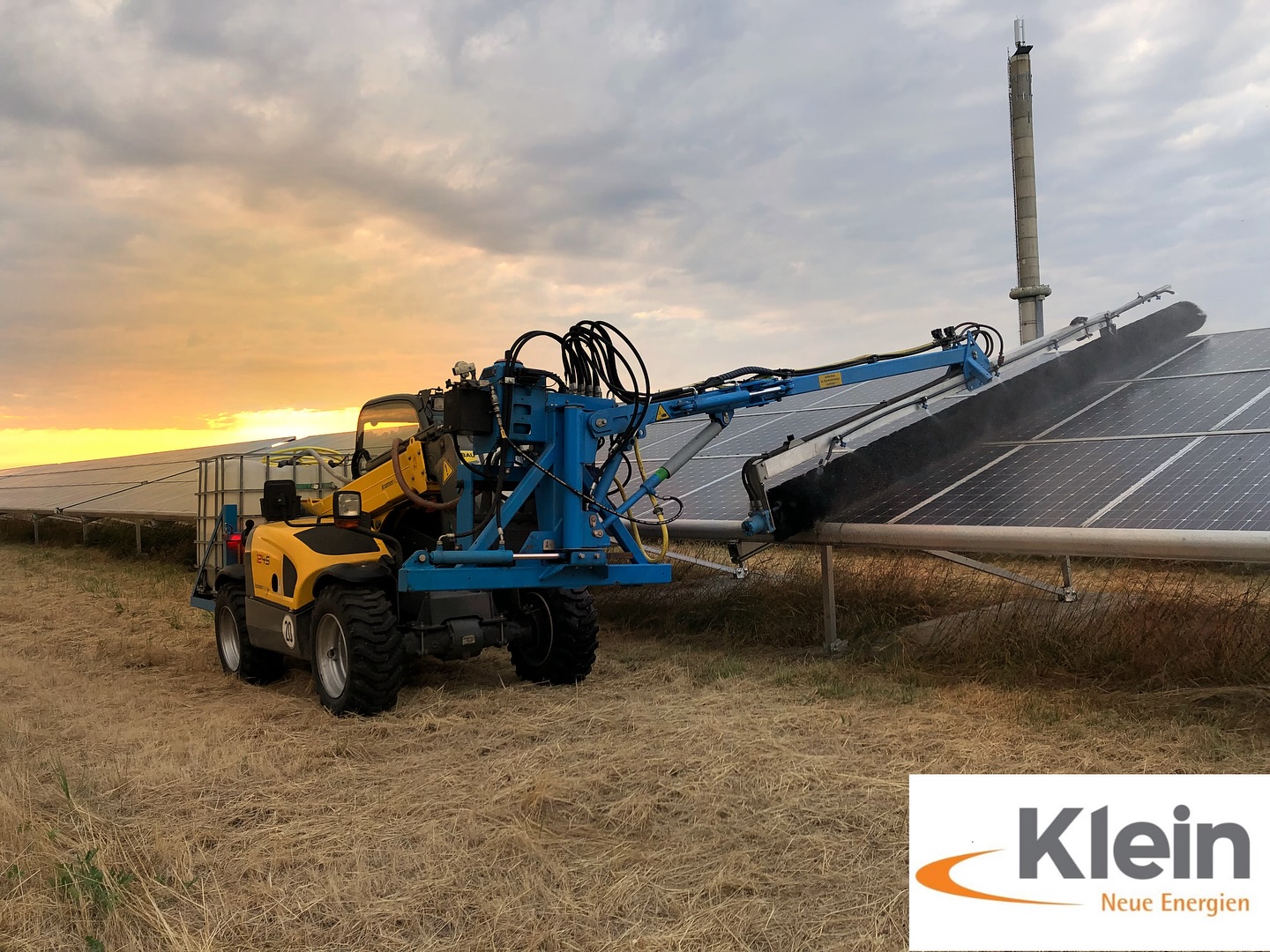 ☀️Du wäscht dein Auto, putzt deine Fenster, aber deine Photovoltaik-Anlage, mit der du autark sein oder sogar Geld verdienen willst, reinigt nur der Regen? ????️
☀️Wir, bieten dir den perfekten Service für die Reinigung, deiner PV-Anlage.
Denn die natürliche Selbstreinigung durch Regen und Wind, ist leider nicht ausreichend für eine langfristige und effiziente Energiegewinnung. Verschiedene Arten der Verschmutzung führen nach einiger Zeit zu einem Minderertrag zwischen 10-40%.
Mehr dazu, erfährst du bei uns auf der Seite.☀️
https://www.kleinneueenergien.de
Bei Fragen, stehen wir dir auch gerne telefonisch zur Verfügung ☀️
☎️ 05258 1570
? info@kleinneueenergien.de
#pv #photovoltaikanlage #photovoltaic #reinigung #pvreinigung #schmutzmussweg #ertrag #maximieren #energiemaximierung #solar #solarstrom #sonnenenergie #energy #energie #handwerk #photovoltaik #reinigunglohntsich #deutschland #deutschlandweit #nrw #service #serviceleistungen #sunpower #sunenergy #solarpark #saubereenergie #sun #sonnenuntergänge #sunset #reinigungsgerät