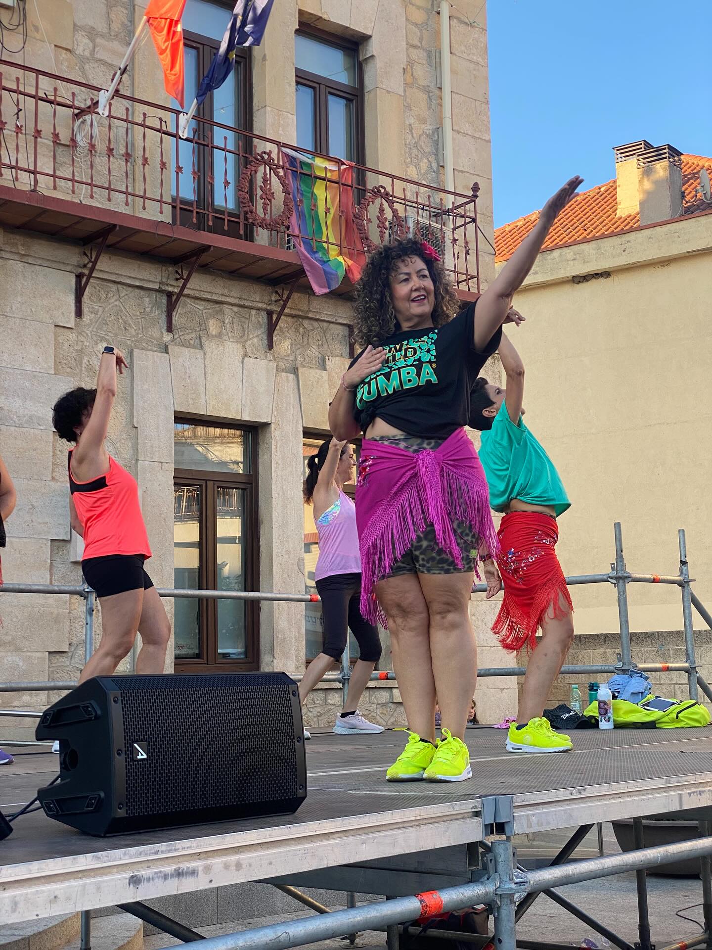 Así de bien nos lo pasamos el viernes 25 den la masterclass de Zumba impartida por @susanagutierrezllorente y @saracroft ?
Esperamos que disfrutéis del verano y nos vemos en septiembre a por más y mejor ??
#eldeportequetemereces #guadalixdelasierra