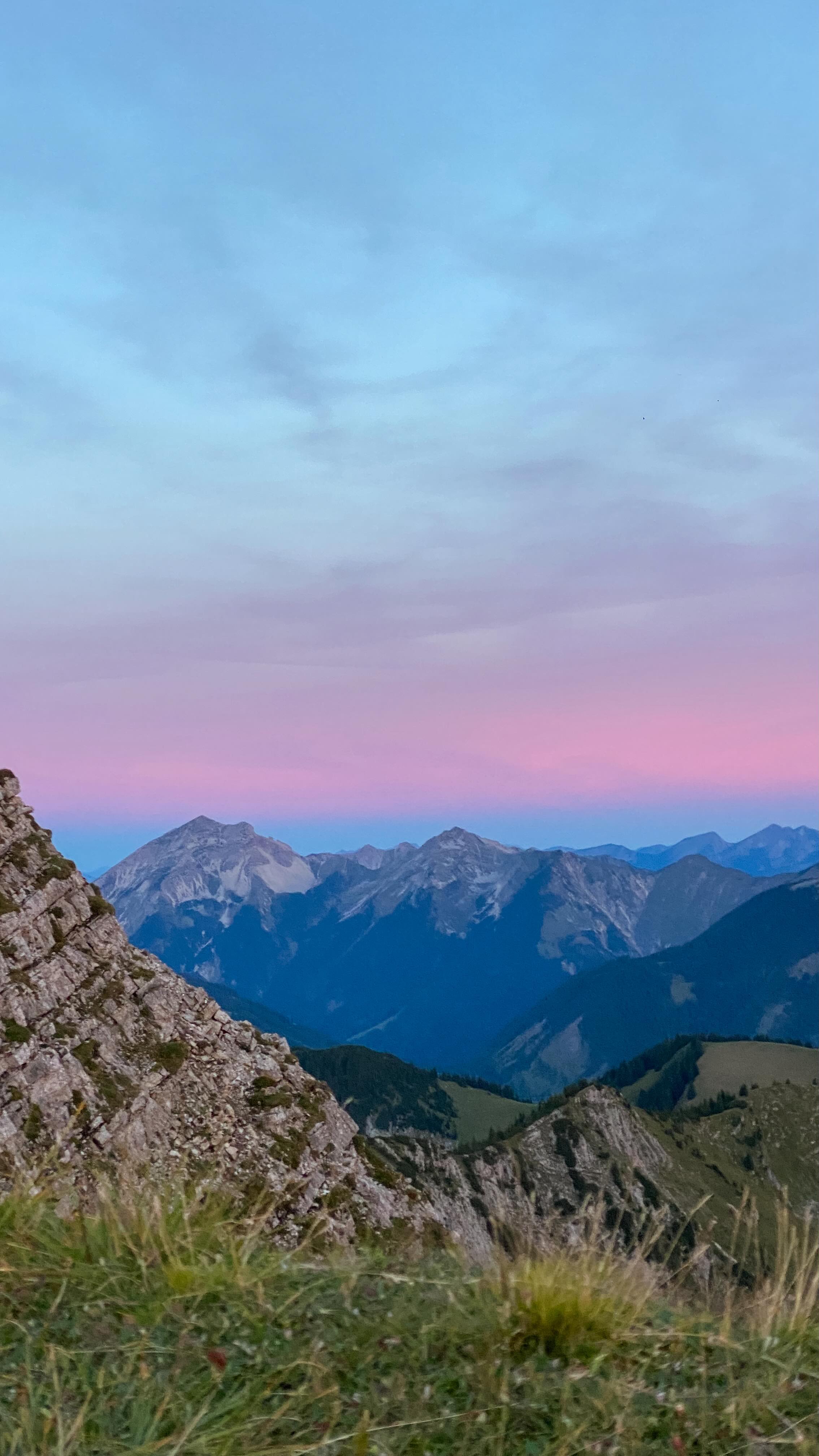 bucketlistmoment & a weekend filled with memories ?✨??
#bergliebe #wandern #bergIn #bergmomente #gipfelglück #cocoonmode #sleepingunderstars