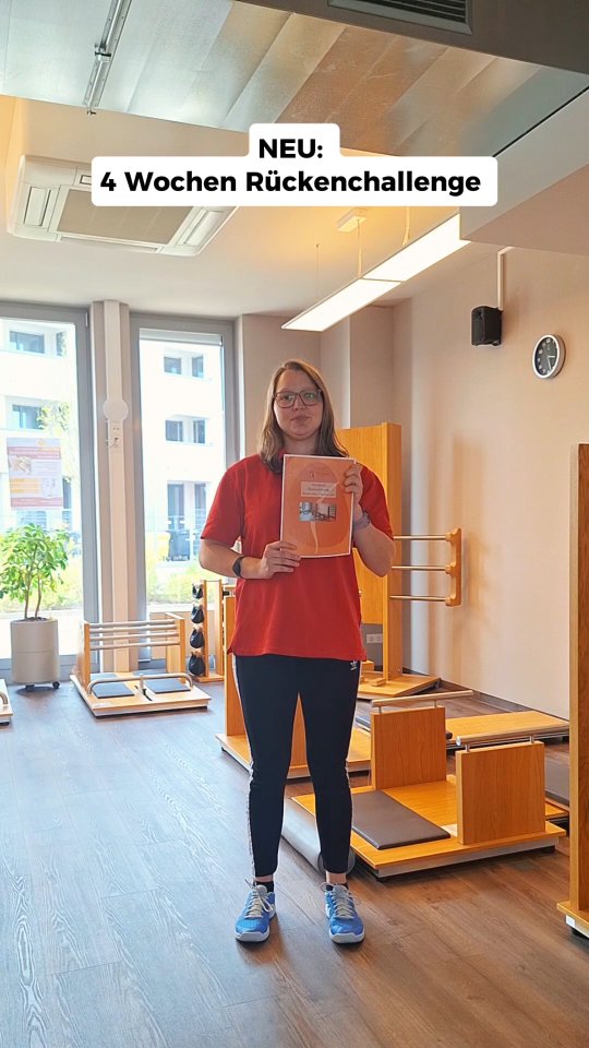 30 Tage Gesundheitstraining + Übungshandbuch für nur 59,90€
Für Mitglieder für nur 10,00 €
- Gezielte Rückenübungen:
Übungen, die auf die Stärkung und Mobilisierung der Rückenmuskulatur abzielen
- Individuelle Betreuung:
Unsere qualifizierten Trainer stehen Ihnen während der gesamten Challenge zur Seite
- Handbuch und Übungen für zu Hause:
Jeder Teilnehmer erhält ein umfassendes Handbuch mit detaillierten Rückenübungen für zu Hause
Wir freuen uns darauf, gemeinsam mit dir deine Rückengesundheit zu verbessern – melde dich jetzt an und vereinbare noch heute dein erstes Probetraining!
#gesundheit #prävention #rücken #schmerzfrei #fitness #erlangen #uttenreuth #spardorf #buckenhof