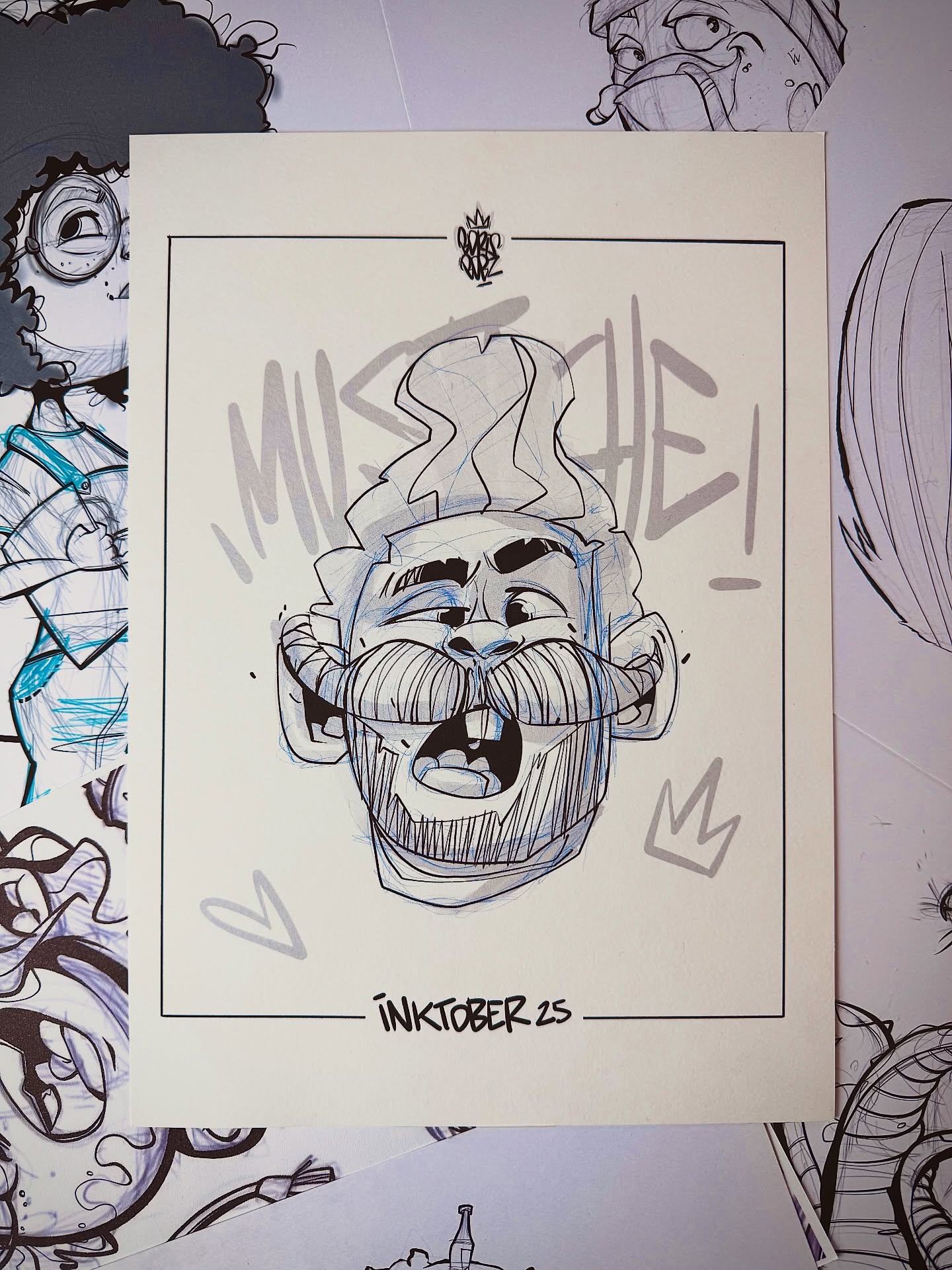 « MUSTACHE » Inktober 25
Chaque année au mois d’octobre un petit défi est lancé aux illustrateurs avec un mot par jour pour inciter la création, évidemment j’ai beaucoup de travail bla-bla-bla… mais j’ai quand même pris le temps parce que je trouve le concept chouette !!!
#inktober2025 #mustache #characterconceptart #illustration #inking #art