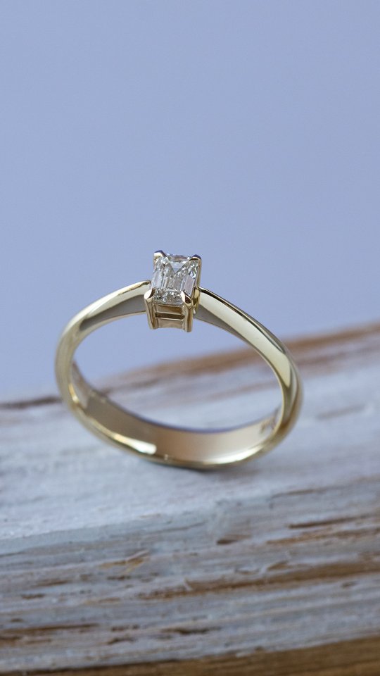 I hope you'll enjoy watching the process of a hand-fabricated engagement ring.
Made from 14-karat yellow gold, it features a small emerald-cut diamond in a traditional claw-setting.
Please like and share to support my small business, and follow me for more reels like this one ❤️
.
.
#handfabricated #goldschmiedewerkstatt #goldring