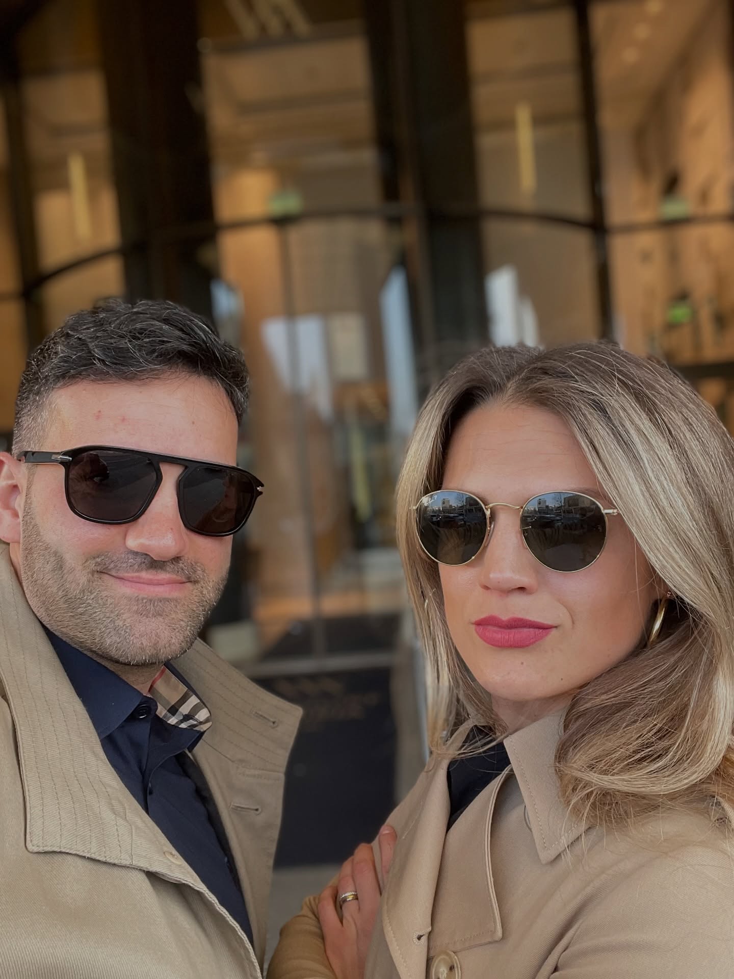 Du und ich. ❤️
Zwölf Jahre, vier Kinder, ein gemeinsamer Weg – nicht immer einfach, aber immer echt.
Wir haben gelacht, gestritten, geschwiegen, geplant, gezweifelt – und doch nie aufgehört, aneinander zu glauben.
Du und ich – das ist kein Märchen, sondern Arbeit, Liebe, Chaos und Zusammenhalt.
Wir sind Eltern, Partner, Freunde, manchmal Gegner – aber am Ende immer ein Team.
Aus unseren Ideen wurde Leben, aus Träumen wurde Dandelion | Cosmetic Studio.
Nicht, weil einer von uns perfekt war, sondern weil wir nie aufgehört haben, füreinander da zu sein.
Zwölf Jahre wir – mit allem, was dazugehört.
Und ich würde keinen einzigen Tag davon eintauschen. ❤️
Rebekka & Nadim
Dandelion | Cosmetic Studio Potsdam
#dandelioncosmeticstudio #rebekkaundnadim #12jahreliebe #eheleben #familienleben #teamlove #gemeinsamstark #partnerschaft #elternsein #liebeistsowaswie #dandelionpotsdam #couplegoals #powercouple #traumundleidenschaft #zusammenhalt #familie #loveandlife #beautystudio #madeinpotsdam #dandelionlove