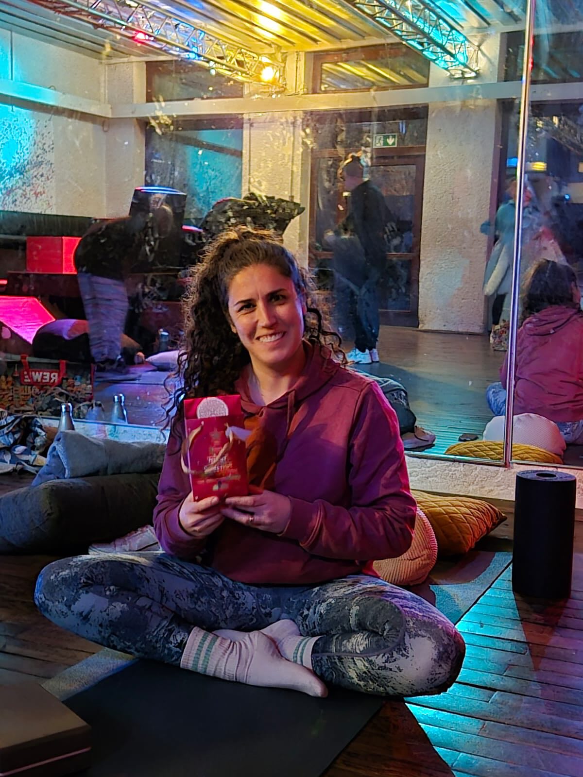 Yoga für den guten Zweck. Zum Jahresabschluss DANKE, liebe Yogis!☺️ Ihr habt in diesem Jahr wieder so viele Spenden für das @jojouerdingen gesammelt.
Jede Woche tut Ihr nicht nur Eurem Körper etwas Gutes, sondern auch den Kids.
Weiter so!💪🏼 Namaste🙏🏻 #yogafürdengutenzweck #schwesterherzenkrefeldhilft