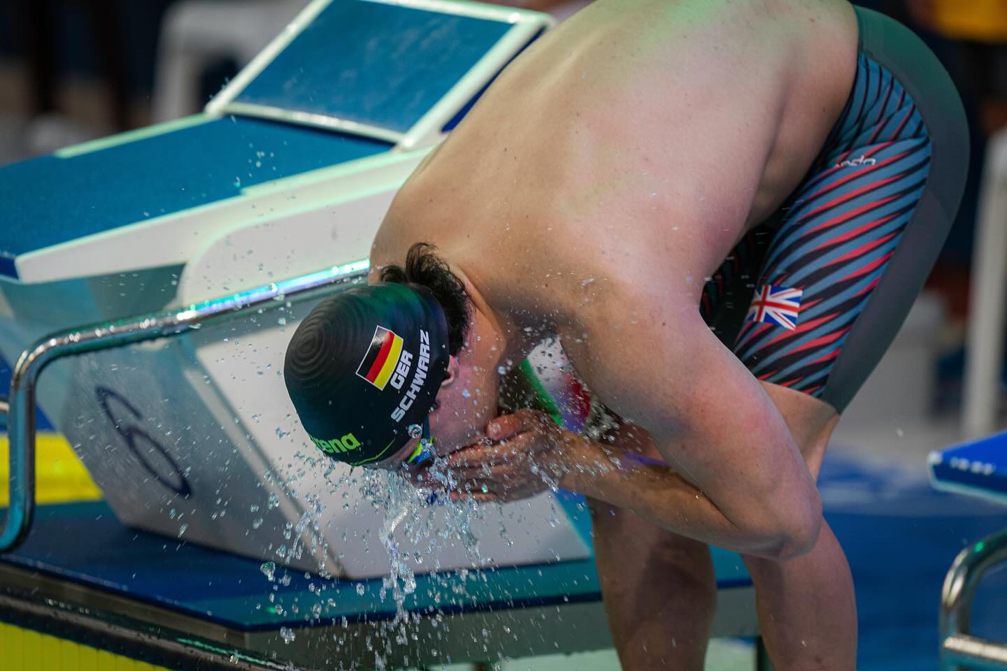 Der November ist schon wieder fast vorbei und in den vergangenen Wochen gab es einige Highlights. Von der DKM, LM und LJM über internationale Wasserball-Erfolge bis hin zu Synchro-Starts in Budapest war einiges los.🔥
Hier deshalb eine kleine Zusammenstellung der letzten Wochen….📸
…und es geht direkt weiter: Auch dieses Wochenende stehen wieder mehrere LSN-Events und Wettkämpfe an.🤩
📸 @patrickwallbaum_fotografie
#lsn #landesschwimmverbandniedersachsen #niedersachen #wasserball #schwimmen #synchronschwimmen