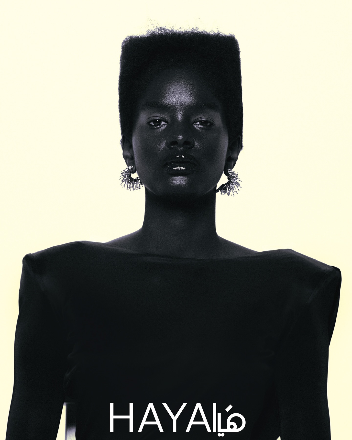 ABOUT METALLICS وأجمل لوكات نهاية العام!
زوري موقعنا لاكتشاف إطلالات المكياج التي اخترناها لكِ لهذا الموسم!رئيسة التحرير: @sima.malouf
تصوير: @micheltakla_
مساعدة في التصوير: Gabriel
تنسيق: @Sarah.keyrouz
مكياج: @Kiwarkis لدى @mmgartists
شعر:@alirezasart لدى @mmgartists
العارضة: Abuk M لدى @Fashion_League_uae
الإطلالة:
الفستان من @ElisabettaFranchi
الأقراط من @COSstores