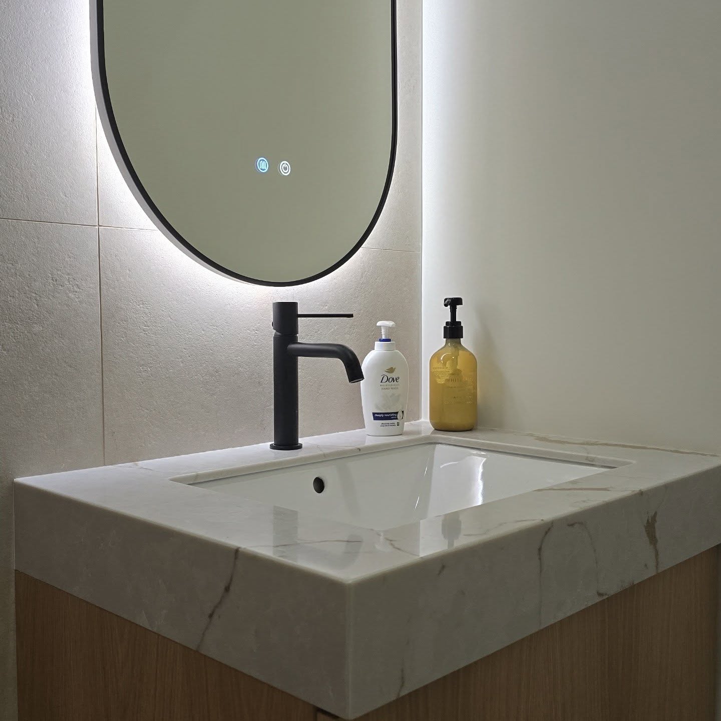 Desenhar a sua casa de banho à sua medida é mais do que estética, é criar harmonia no ambiente, conforto no dia a dia e uma experiência acolhedora até para as suas visitas!
Mesmo uma casa de banho de serviço pode ser um refúgio tranquilo, onde o design e a funcionalidade se encontram ?
Na Franklim fabricamos móveis que se adaptam ao seu espaço, ao seu gosto e ao seu estilo de vida! Visite nos !
#bathroom
#lightning
#design
#decor
#mood
#relax