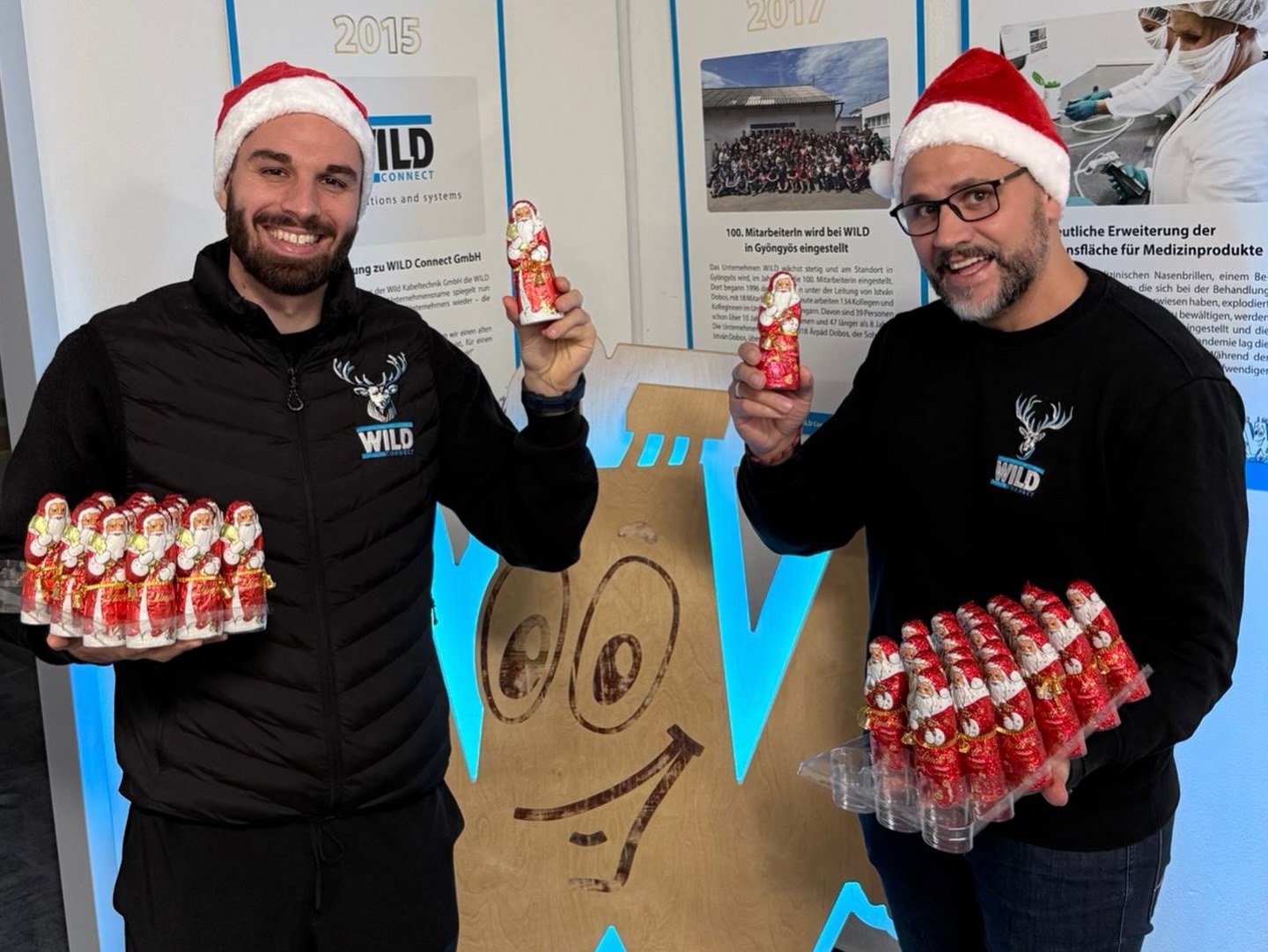 Der Nikolaus hat Unterstützung bekommen! Unsere Geschäftsführer Arno Riegger und Florian Romeike haben alle Mitarbeitenden persönlich beschenkt. Danke für die schöne Überraschung und den starken Teamgeist! 💙💙
Saint Nicholas got some help! Our managing directors, Arno Riegger and Florian Romeike, personally surprised all employees with gifts. Thank you for the lovely surprise and the strong teamspirit! 💙💙
#NicholasDay #TeamSpirit #thankyou
