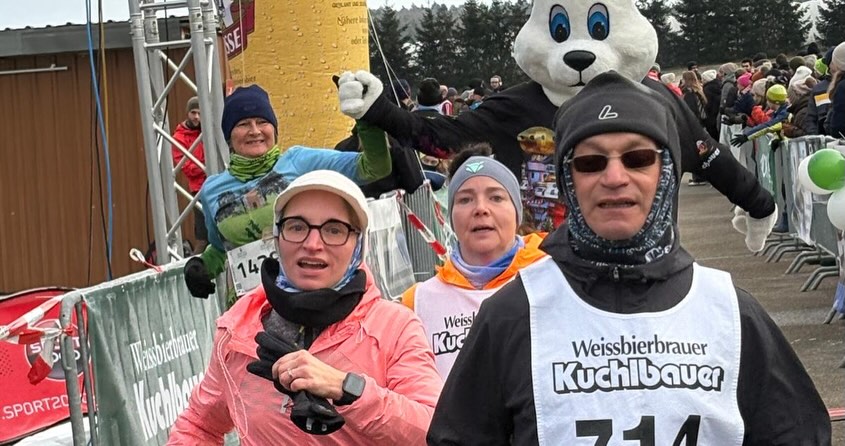 Schöner Jahresabschluss 2025
#hometrail-Büscherllauf
#Silvesterlauf Mariaposching
#Silvesterlauf Sandharlanden
#Katys 1. 100MeilenLauf
Bayronman wünscht euch allen ein gutes neues Jahr 2026🍀