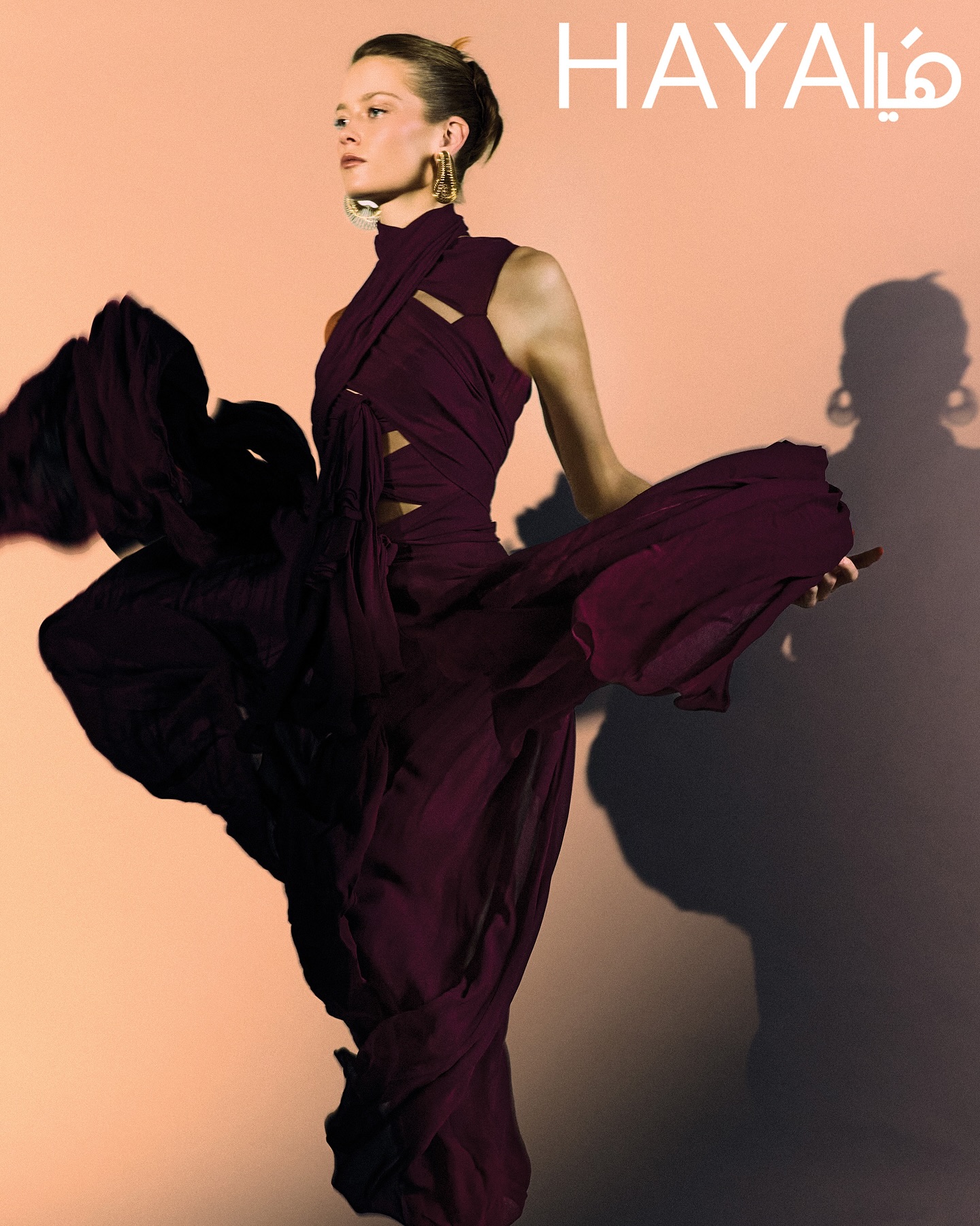 ابدأي العام بأناقة استثنائية مع إطلالة كاملة من Alaïa. اكتشفي اختياراتنا في جلستنا التصويرية بعنوان 'Power Dressing'.@maisonalaiaرئيسة التحرير: @sima.maalouf
تصوير: @micheltakla_
مساعدة في التصوير: Gabriel
تنسيق: @sarah.keyrouz
مكياج: @kiwarkis لدى @mmgartists
شعر: @alirezasart لدى @mmgartists
العارضة: Tana K لدى @jeel_mgmt