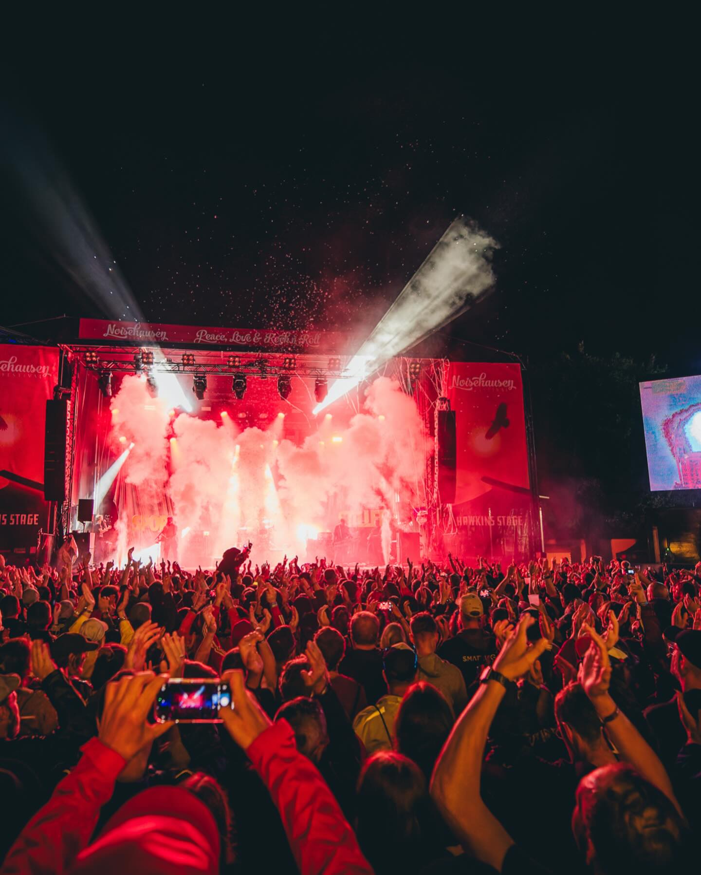 🔥Throwback thursday. Die fantastischen @sportfreundestiller auf dem Noisehausen Festival 2025. Magisch! ❤️🔥
Pics by @adina_scharfenberg_photography 🫶🏻
#noisehausen #noisehausenfestival #sportfreundestiller #throwbackthursday #festival