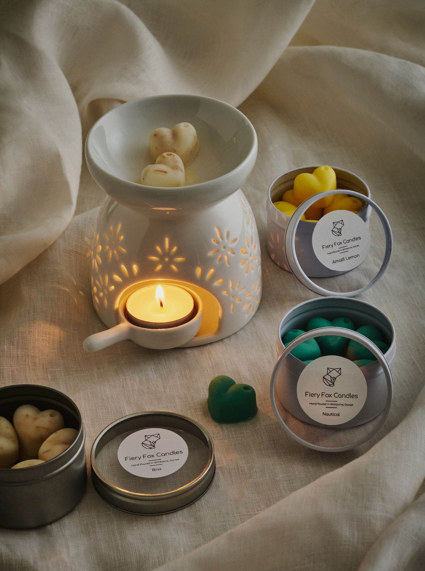 If you really want your room to smell beautiful, our wax melt burners are the perfect choice. Pair them with a pot of wax melts that last for ages and a burner you can reuse time and time again.
They’re perfect for these chilly evenings and look absolutely stunning in your home ?✨