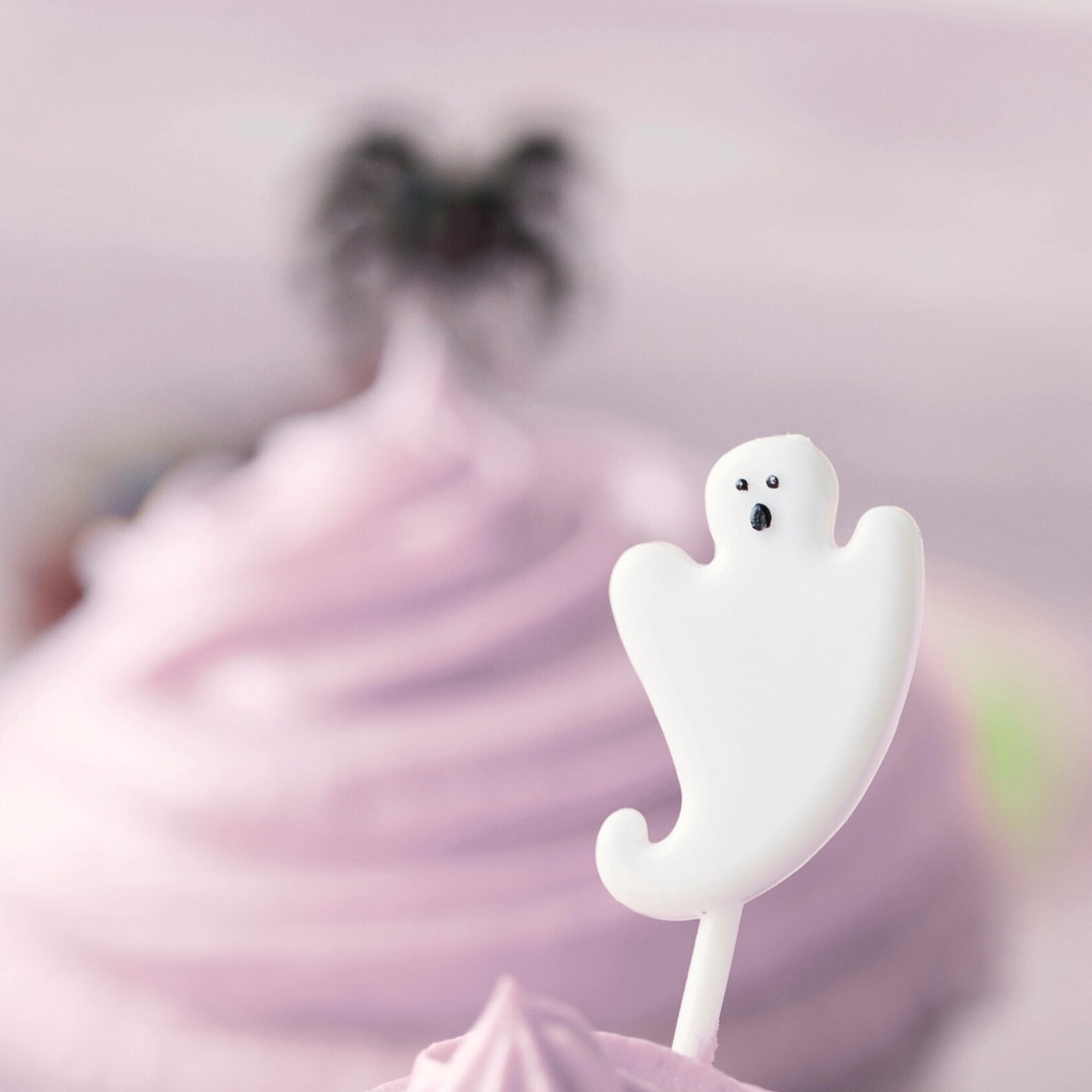 Un Halloween terrorífico… es la cita ideal para poner a prueba los nervios de acero de tus amigos y familiares. Sin embargo, es siempre apropiado no limitarse a la decoración o a servir golosinas. Un menú temático es ideal para sorprender. ¿Truco o trato?
Amamos lo que hacemos
www.cateringvelgar.es
holavelgar@gmail.com
(+34) 625 982 470
VELGAR Catering & Events ®
© Copyright todos los derechos reservados