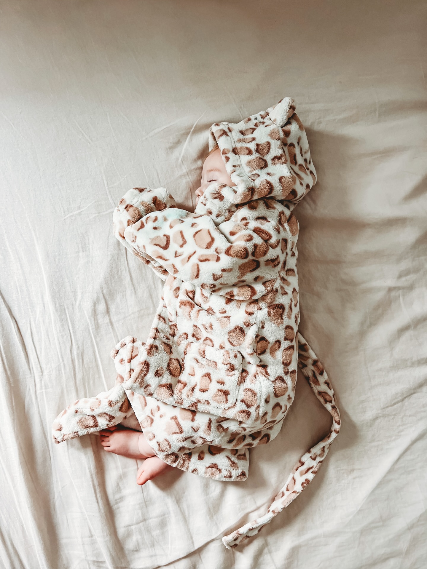 We can’t wait for the new limited edition Pink Leopard Lynx!!! Lynx is huge in our house; she’s literally who taught me the ins and outs of setting boundaries, as a 30yo millennial mom. @slumberkins are so so much more than “just stuffies.” They’re reframing parenthood to help me grow into the mom I want to be.