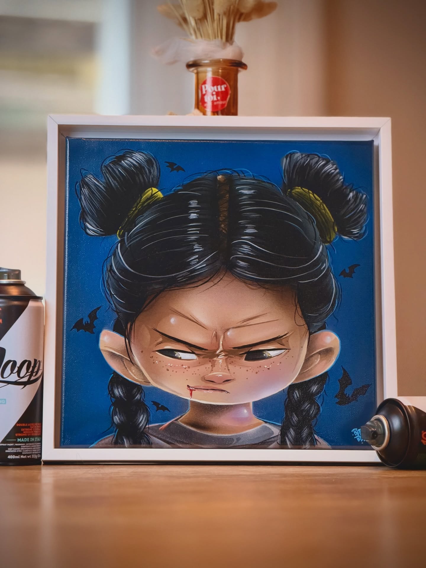 « PETIT DÉMON »
En ce moment je peins des portraits d’enfants, entièrement peints à la main, dans mon style cartoon et coloré :)
.
Chaque tableau est créé à partir d’une photo et adapté selon les envies : expression, ambiance, détails, couleurs…
? Peinture originale réalisée à la main
? Formats disponibles :
• 20 x 20 cm
• 30 x 30 cm
• 40 x 40 cm
✨ Chaque tableau est protégé par un vernis de finition pour assurer sa durabilité et sublimer les couleurs.
? Envoi possible par la poste, soigneusement emballé pour garantir une réception en parfait état..
? Contactez-moi en message privé pour discuter de votre projet et recevoir les informations tarifaires.
— Boris Bobz