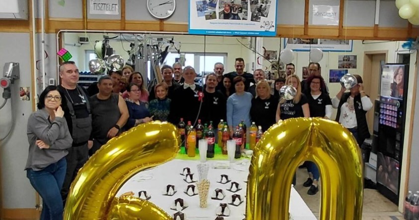 Lieber István, Happy Birthday und alles Gute zum 28. jährigen Firmenjubiläum. 💙
Dear István, Happy Birthday and all the best for your 28th company anniversary. 💙
Kedves István, Boldog születésnapot és minden jót kívánok a 28. évfordulód alkalmából! 💙