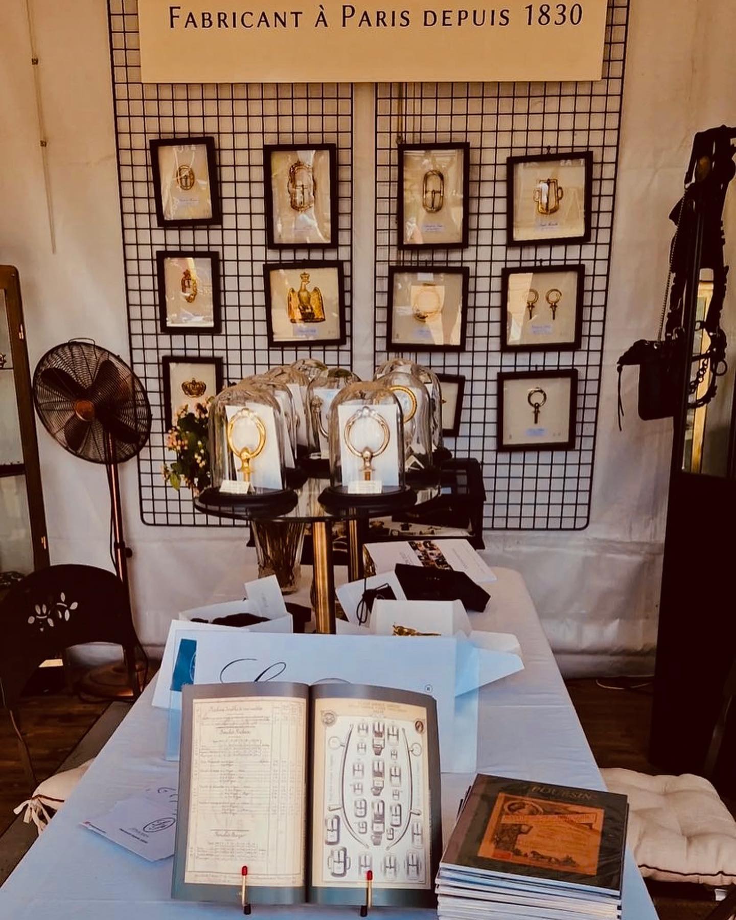 Maison Poursin au Jumping International de Chantilly du 12 au 15 Juillet 2023! Une page de l’Histoire Équestre au présent, sur place….
Bienvenue à Chantilly ! #chantilly #jumping #madeinfrance?? #passionlaiton #since1830