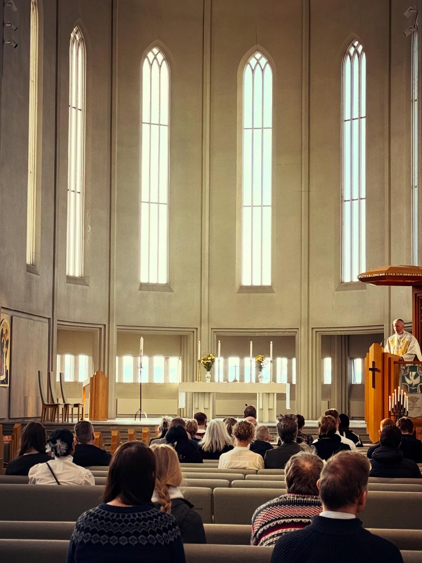 Sigurhátíð sæl og blíð
Páskaguðsþjónusta
Sr. Eiríkur Jóhannsson prédikar á þessum fagnaðardegi kl. 8
HALLGRÍMSKIRKJA – ÞINN STAÐUR