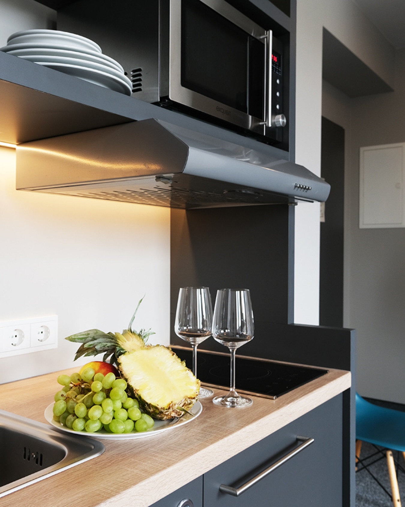 Mehr Platz, mehr Freiheit, mehr HUB. ?
Dein Apartment in Harburg: stylisch, digital, unkompliziert – genau das, was du für einen stressfreien Aufenthalt brauchst.
? Harburg City in Laufweite
? Jetzt dein Apartment sichern!