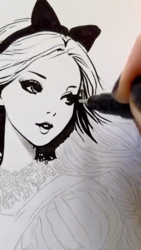 Becoming is rarely gentle.
But it’s always necessary.
#Incerta #AliceInWonderland #ContemporaryIllustration #LineArt #InkDrawing #PenAndInk #FinelinerDrawing #Hahnemühle #Tombow #ArtCollectors #Topenga #TopengaArt