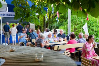 #KRV #Sommerfest 2026 🚣🏻🍻🧑🏻🎤✨
Danke allen Mitwirkenden von Aufbau, über Kuchen und Bar, bis Abbau. Ohne viele anpackende Hände kein Verein(sfest)! Petrus hat es am Samstag gut mit uns gemeint und #Justforfun den Abend wieder musikalisch-schwungvoll gestaltet. Geschichten wurden ausgetauscht, Pläne geschmiedet und das ein oder andere Getränk konsumiert. Schee war‘s!
📸 @plauderzauber