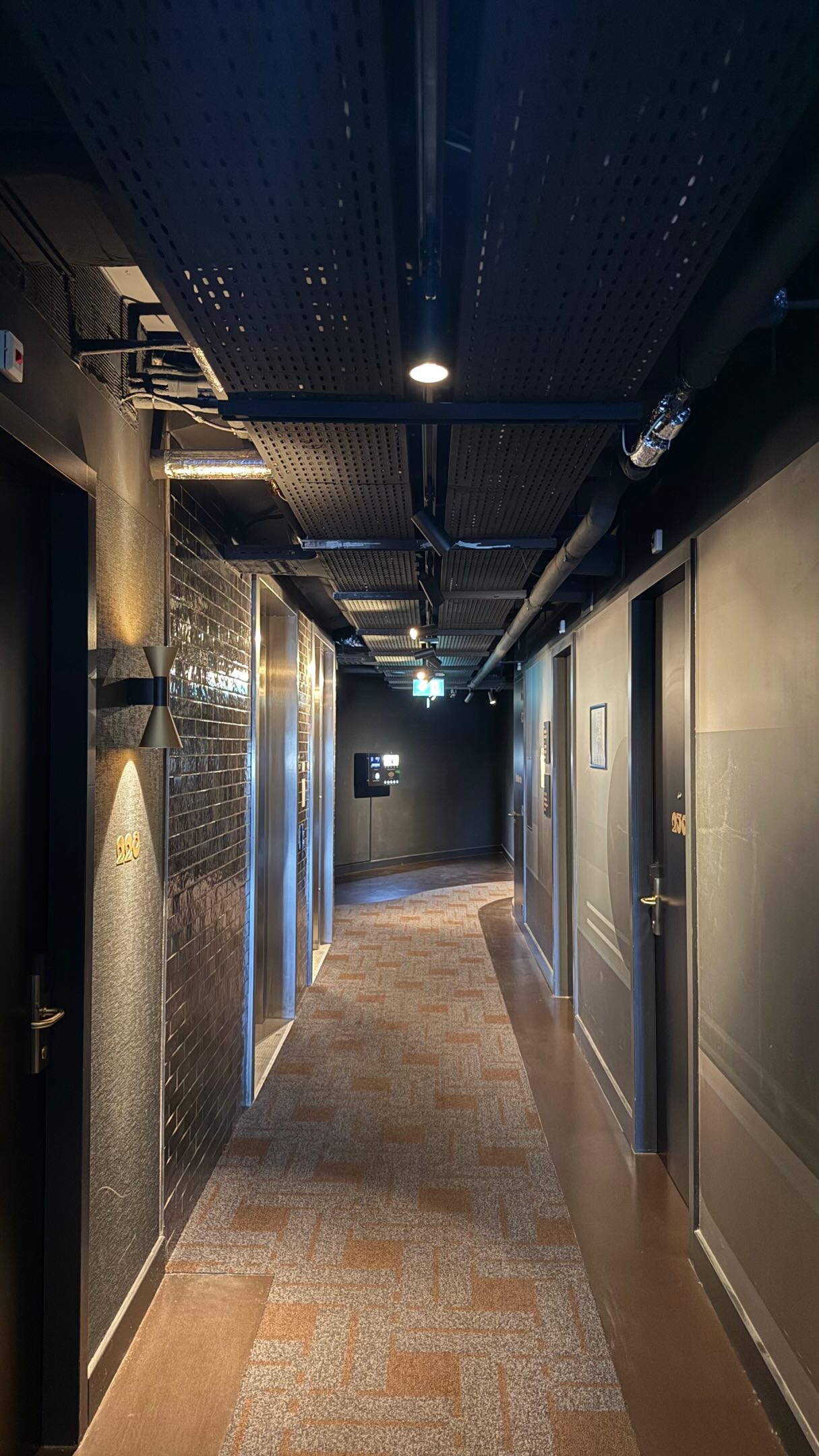 POV: You left your room and now you’re on a mission to find it again ??
Anyone else gets lost in hotel hallways?
#hotelmemes #fyp #hospitalitylife #hotelhumor #hotellife