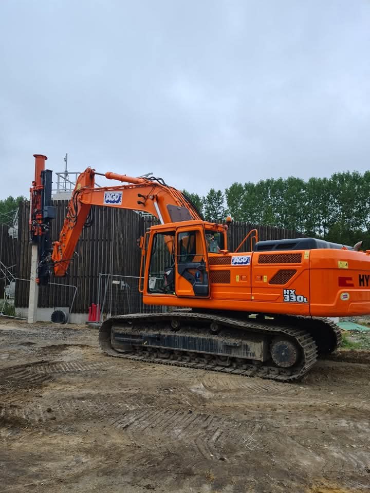 Way back weekend. 5 years ago we’re in France installing #Precast piles with one of our @inpieq IHE15 #ImpactHammers
Available for sale or hire nationwide across the UK & Ireland from official distributors @agdequipment