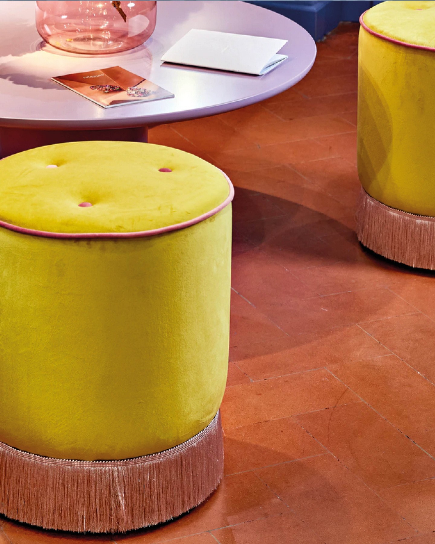 Grimaldo Firenze
Grimaldo has been a symbol of traditional Italian goldsmith’s art in Florence for generations. The interior concept also reflects this passion for stylish design and natural materials. In addition, local influences are freshly interpreted and become part of the design.
#KitzigStudios #KitzigInterior #Jewelry #KitzigIdentities