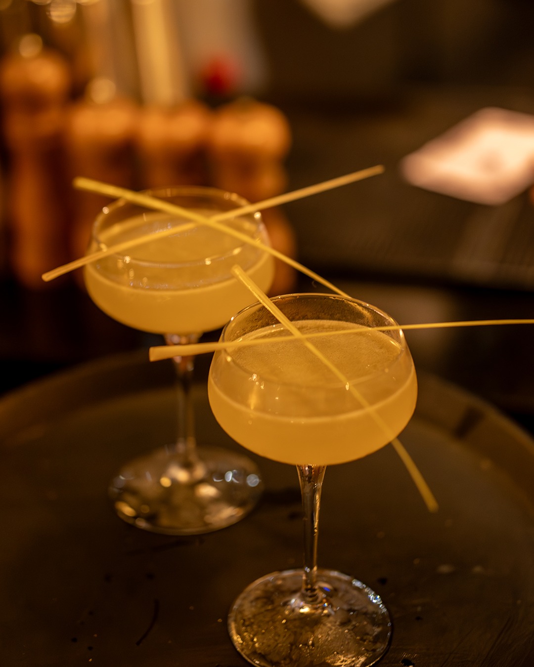 Fresh ingredients, tropical flavours and a little artistry in every pour. Our mixologists are ready for cocktail hour at Muntigs. 🍸.
.
.
#muntigs #bar #restaurant #muntigslembongan #cocktails #dinner #lembongan #nusalembongan #island #lembongandinner #lembonganisland #balirestaurant #balifoodies #balifood #bali #balitrip #gourmetraveller #lembonganrestaurant #lembongantrip #balitrip #boutiquehotel #nusapendia #batukaranglembongan