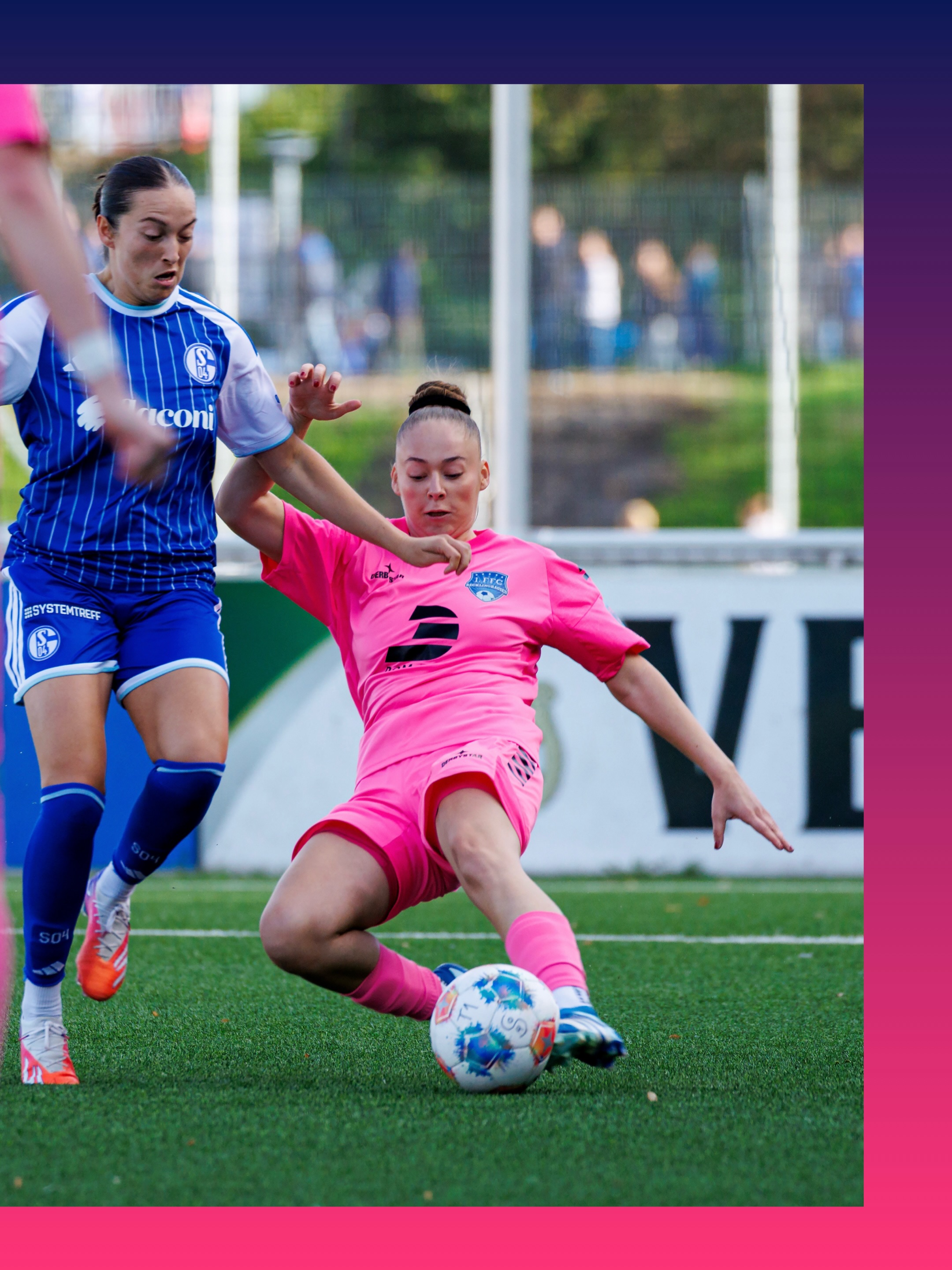 💙🤍 𝙎𝙥𝙞𝙚𝙡𝙩𝙖𝙜 5 #𝙎04𝙁𝙁𝘾
Leider leider …
Am letzten Sonntag mussten unsere Frauen bei den @s04frauen die erste #Niederlage in der diesjährigen Regionalliga-West hinnehmen. Halbzeit 1 auf Augenhöhe, Halbzeit 2 deutlich für Schalke.
Am Ende zeigte die Anzeigetafel ein deutliches 5:0 .. die Mädels waren bedient und enttäuscht …
… nun heißt es Training ❗️und am nächsten Wochenende gegen Freudenberg die 3 Punkte im Heimspiel zu behalten.
📸 @ric.baumert
______
@dombaugmbh
@caseapartments
@burghotel_volmarstein
@mcdonaldsde
@derbystar
@experka_
@bauenundleben